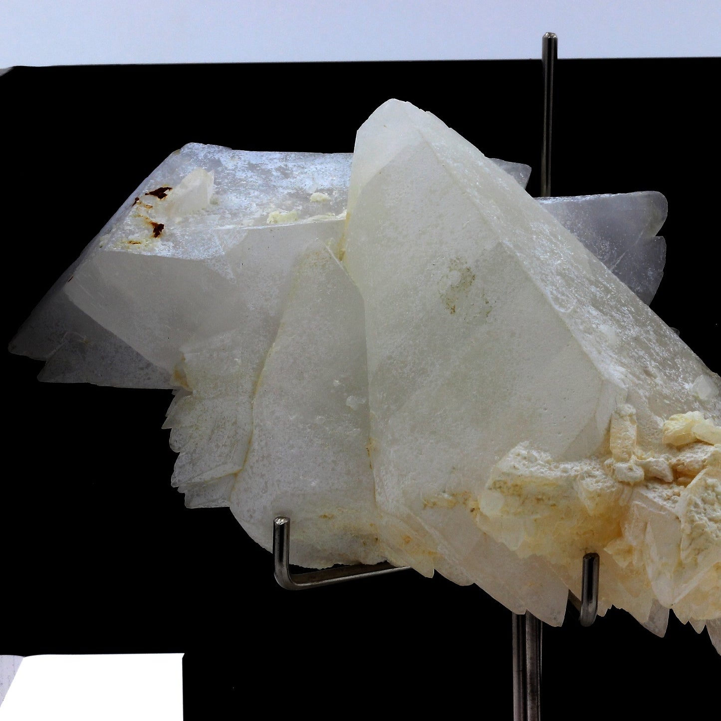 Calcite. 2080.1 carats. Le Noirey, Savoie, France