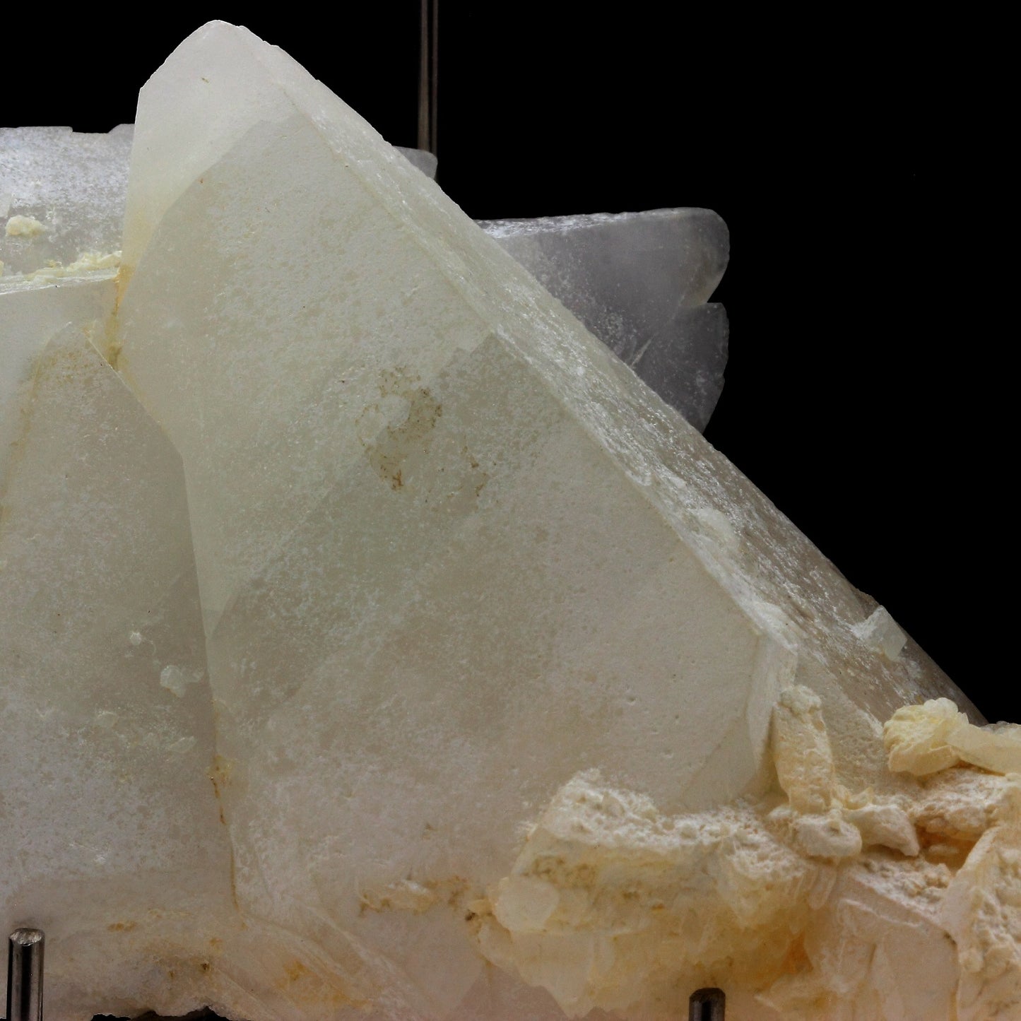 Calcite. 2080.1 carats. Le Noirey, Savoie, France