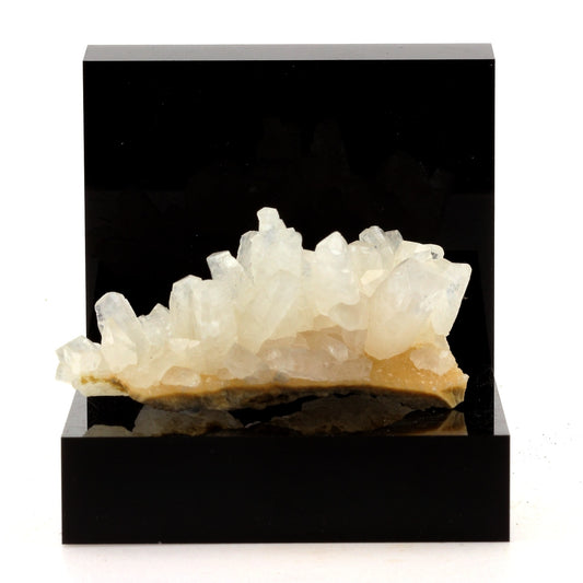 Calcite. 446.6 carats. Montalieu-Vercieu, Isère, France