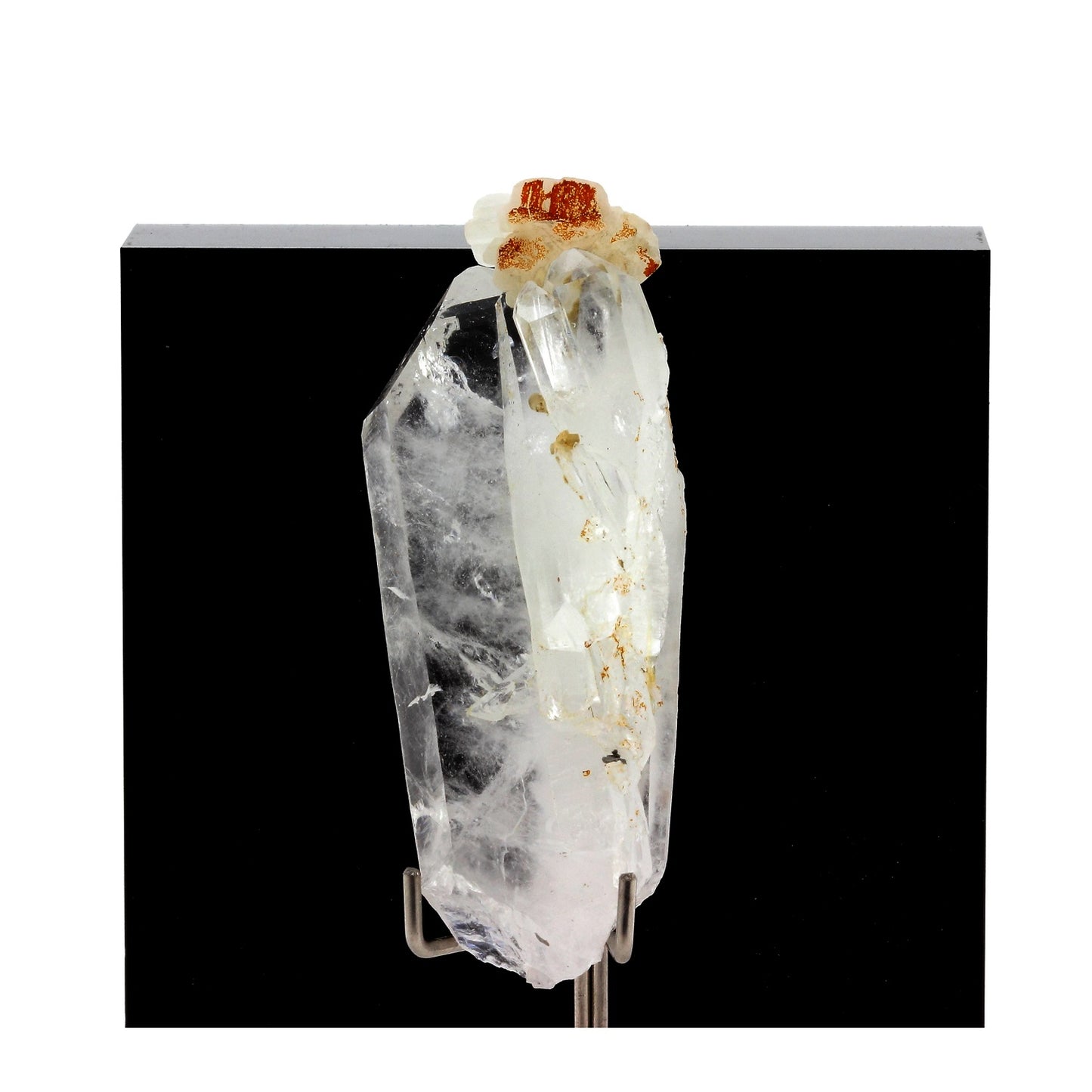 Quartz à Ame (faden quartz) + Calcite. 222.9 carats. Saint-Sorlin-d'Arves, Savoie, France