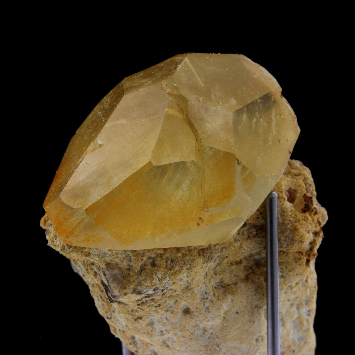 Calcite. 235.4 carats. Moux, Aude, France