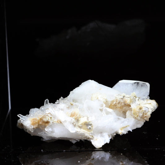 Calcite + Quartz à âme (faden quartz). 180.1 carats. La Mure, Isère, France