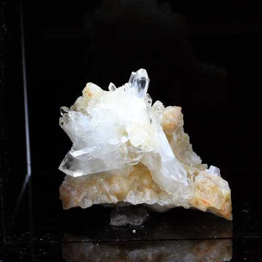 Calcite + Quartz à âme (faden quartz). 174.7 carats. La Mure, Isère, France