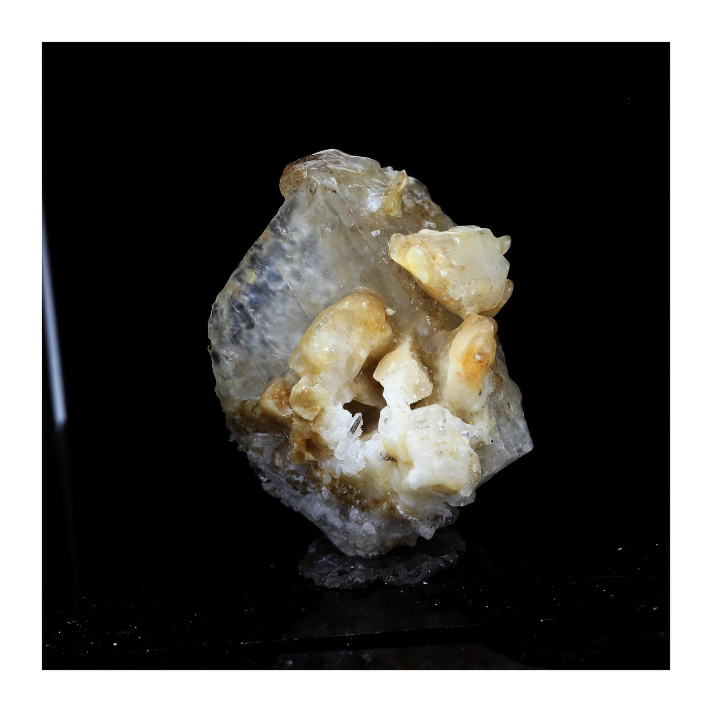 Calcite + Quartz. 69.1 carats. La Mure, Isère, France