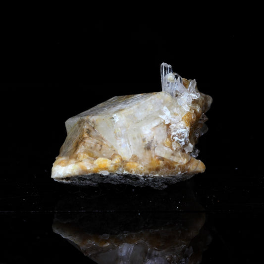 Calcite + Quartz à âme (faden quartz). 60.2 carats. La Mure, Isère, France