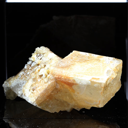 Calcite + Quartz. 903.2 carats. La Mure, Isère, France