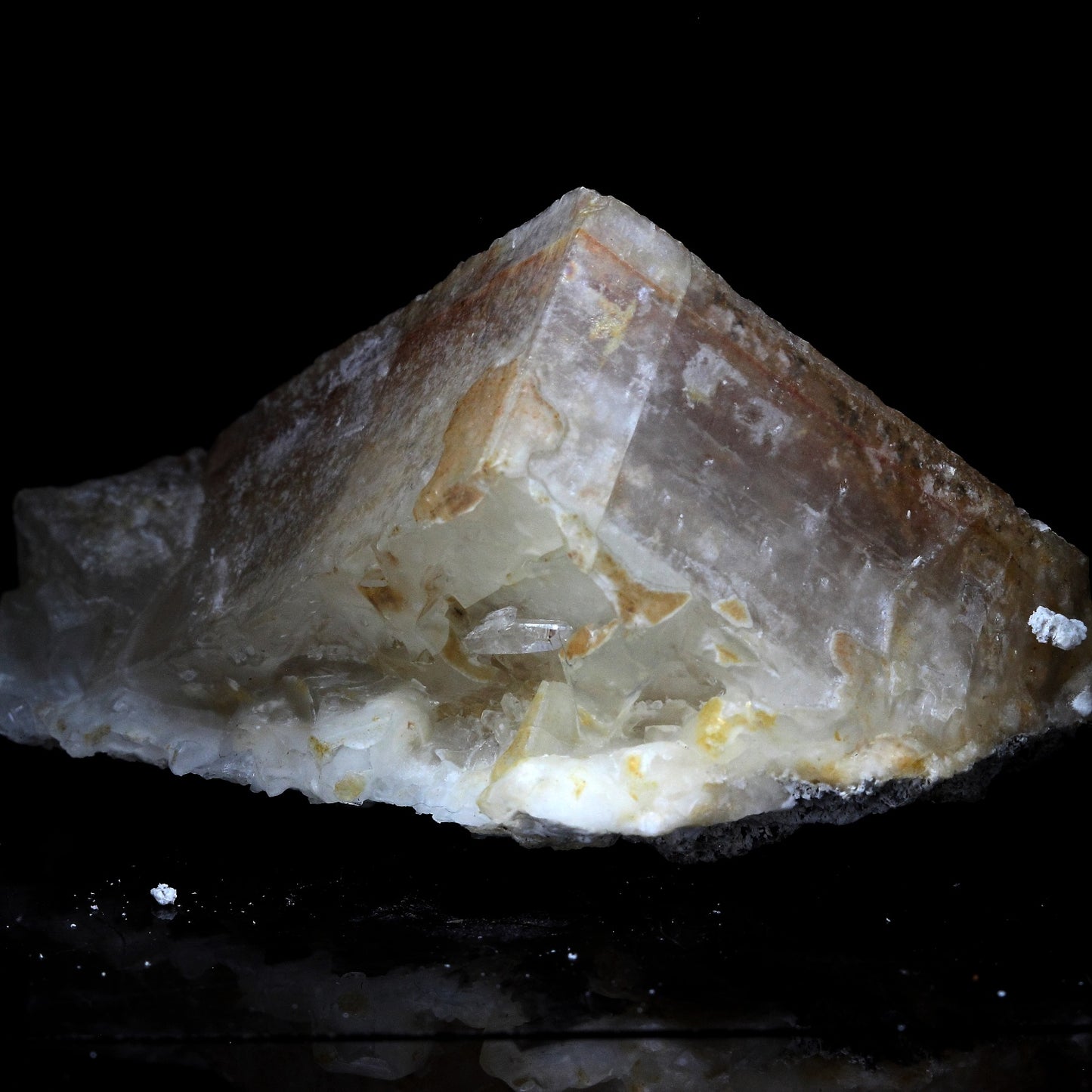 Calcite + Quartz. 260.7 carats. La Mure, Isère, France