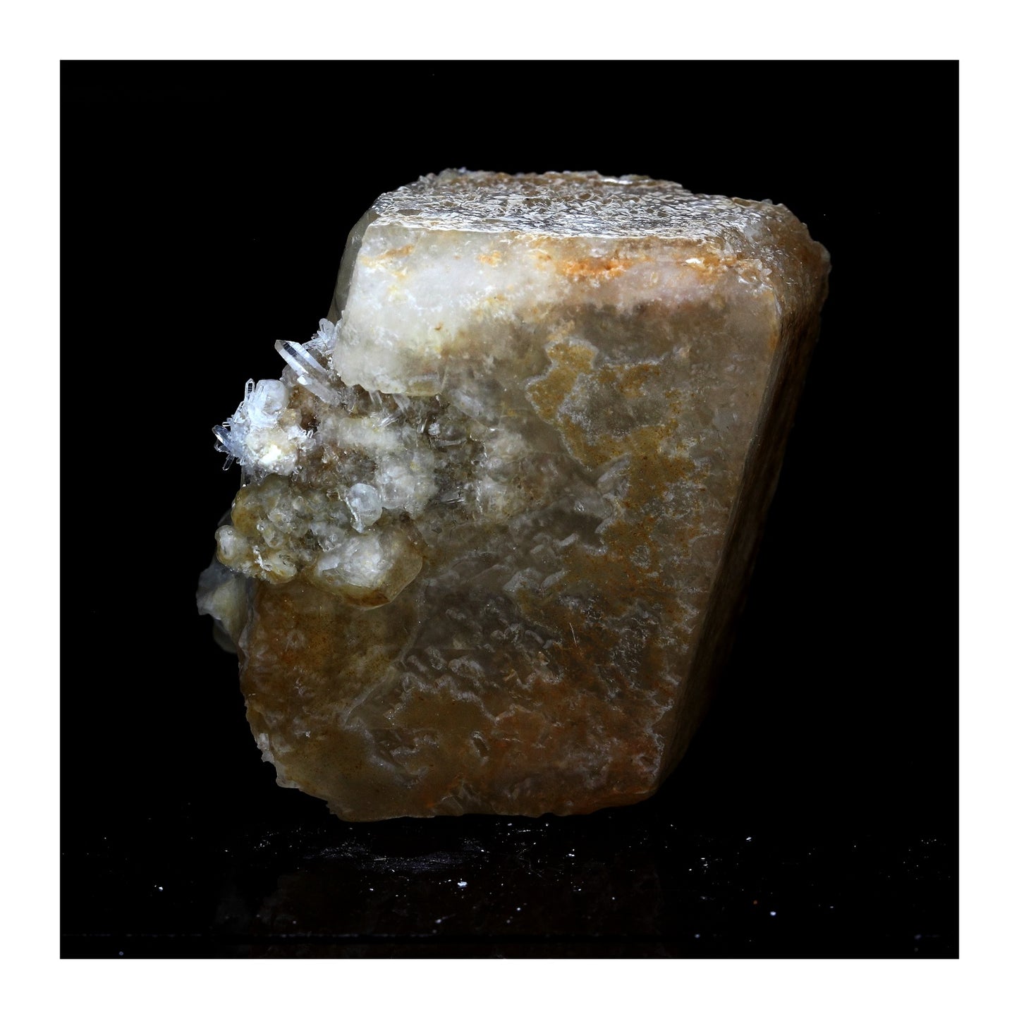 Calcite + Quartz. 493.2 carats. La Mure, Isère, France