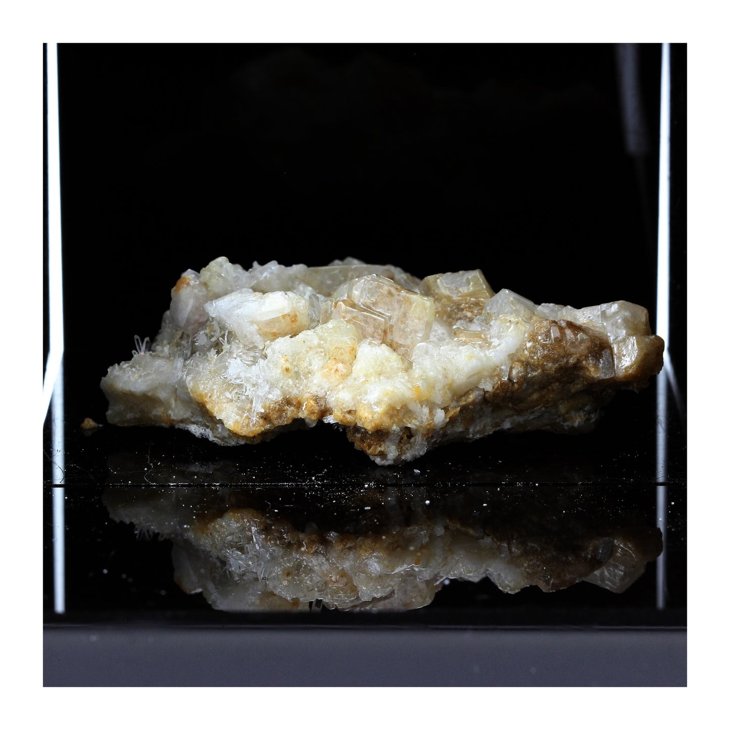 Calcite + Quartz. 326.4 carats. La Mure, Isère, France
