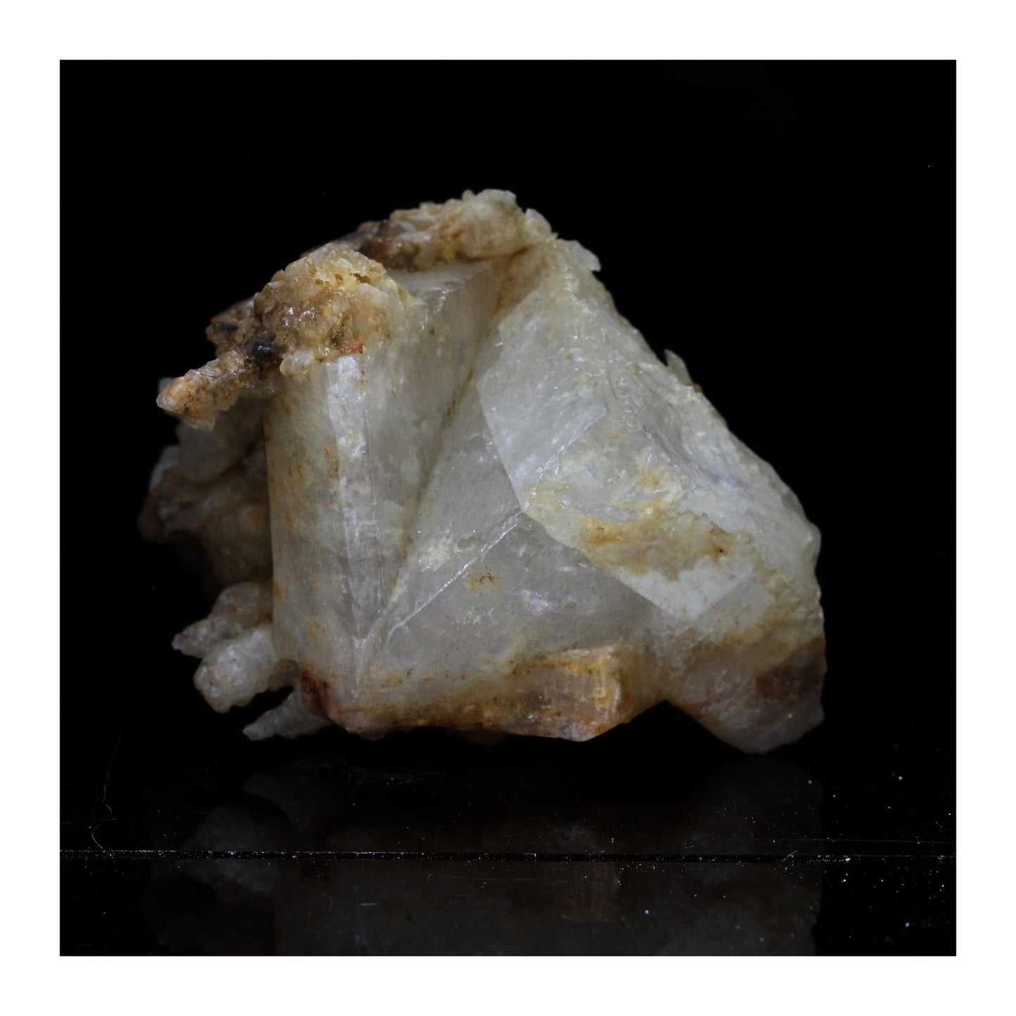 Calcite + Quartz. 255.6 carats. La Mure, Isère, France