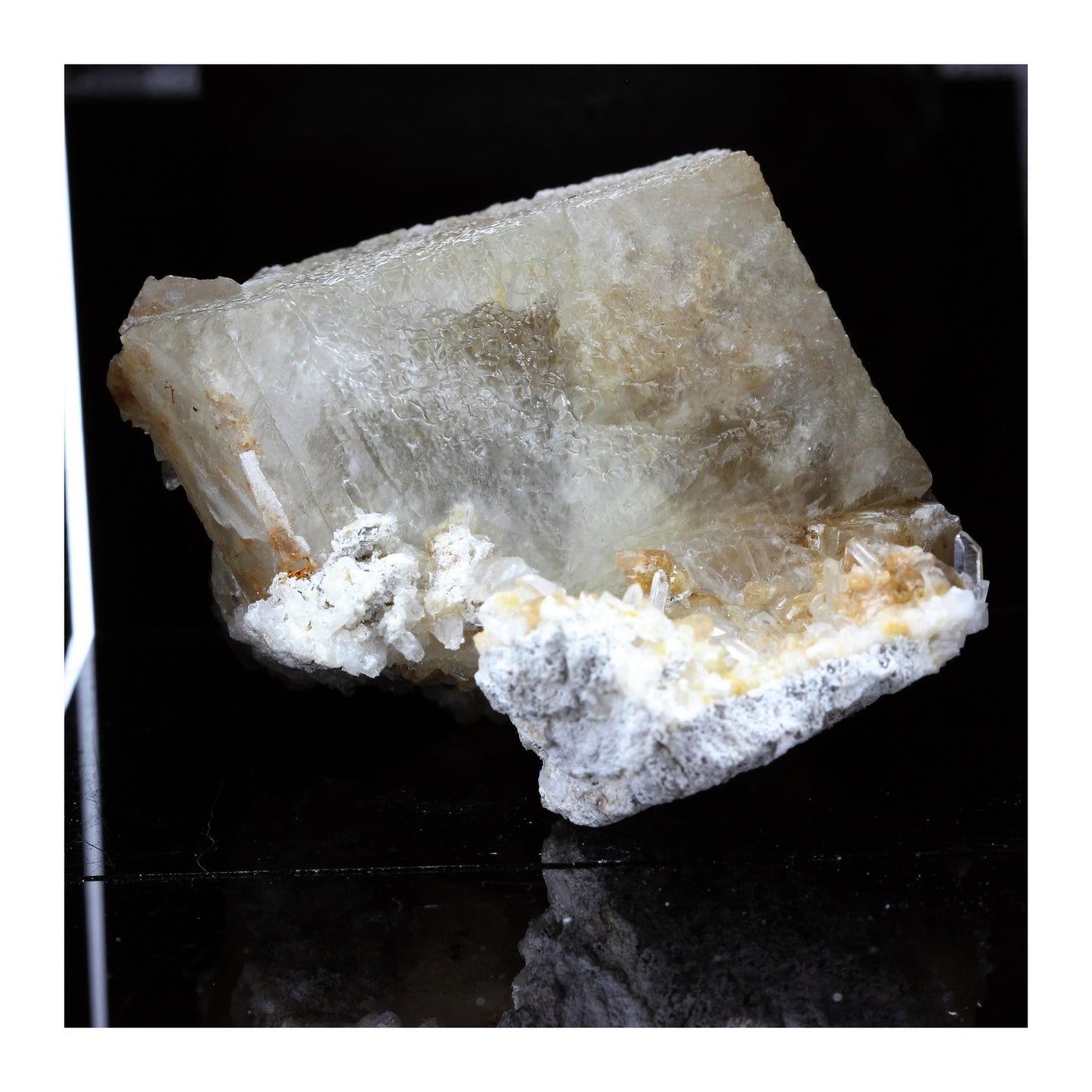 Calcite + Quartz. 804.9 carats. La Mure, Isère, France