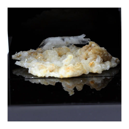 Calcite + Quartz à âme (faden quartz). 193.2 carats. La Mure, Isère, France