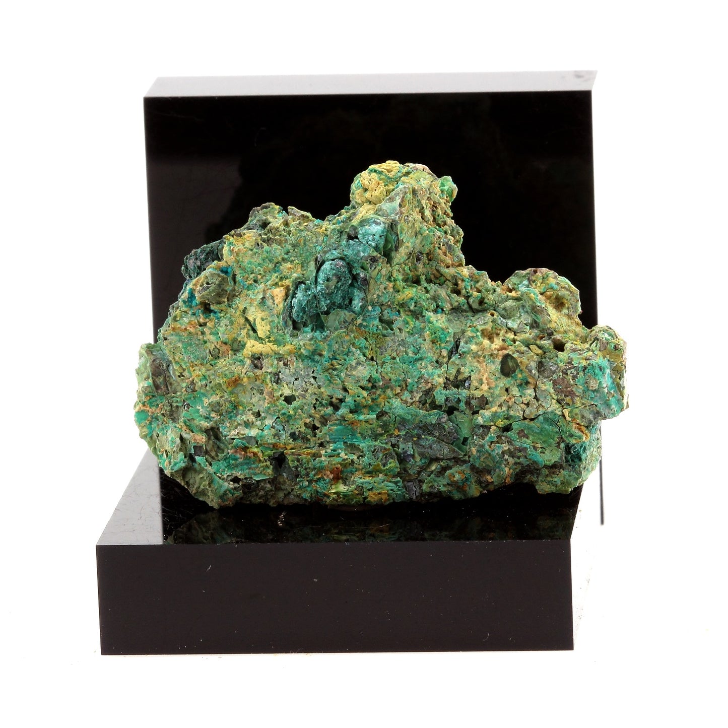 Bournonite. 120.7 carats. La Mure, Isère, France