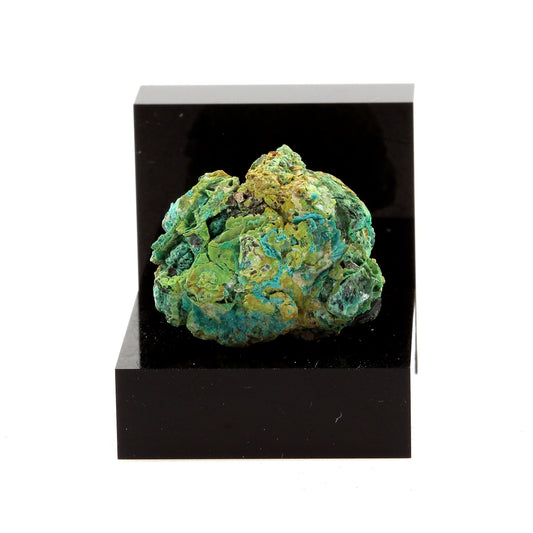 Bournonite. 65.1 carats. La Mure, Isère, France