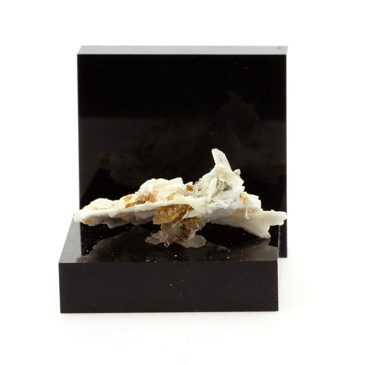 Quartz, Siderite, Baryte, Pyrite. 43.14 carats. Mésage Mine, Vizille, France