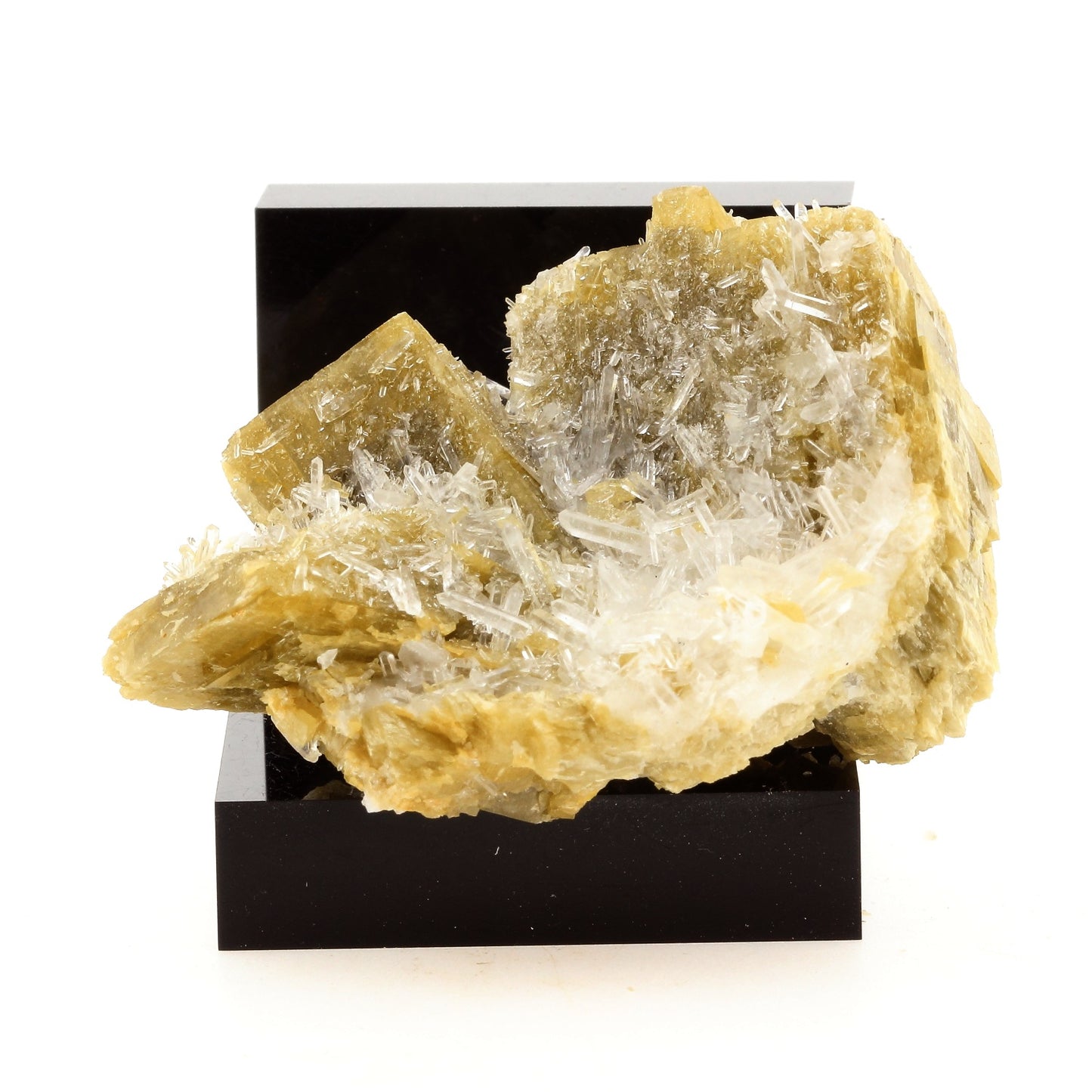 Siderite, Quartz, Calcite. 493.1 carats. Mésage Mine, Vizille, France