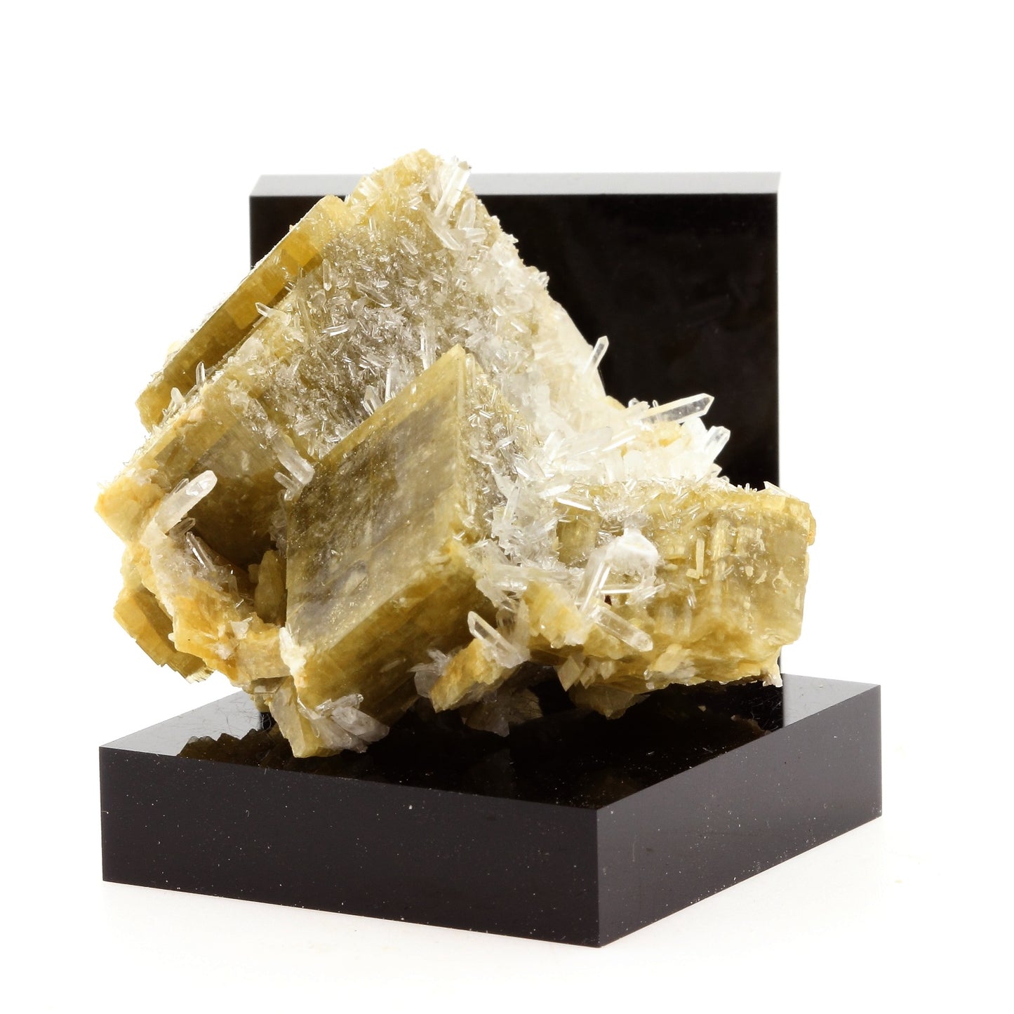 Siderite, Quartz, Calcite. 493.1 carats. Mésage Mine, Vizille, France