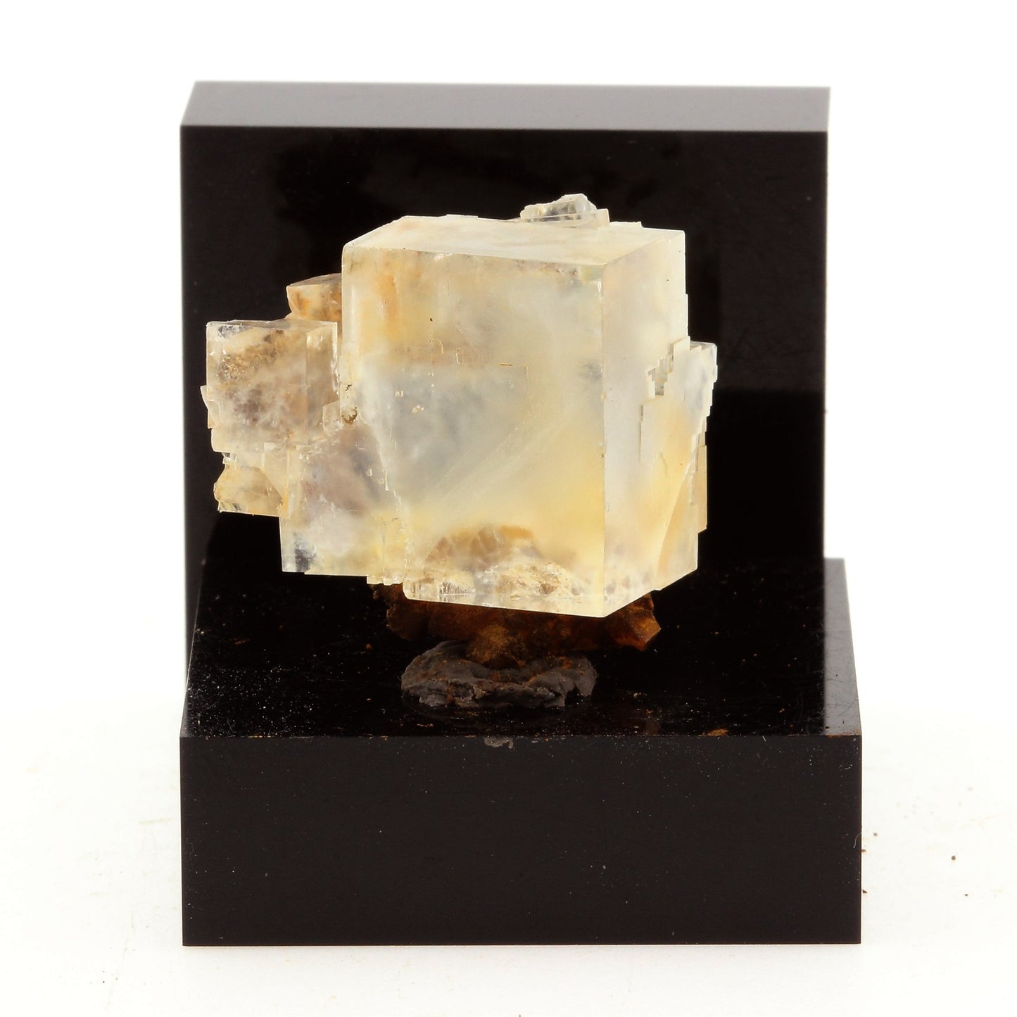 Fluorite + Quartz. 39.9 carats. Langeac, Haute-Loire, France