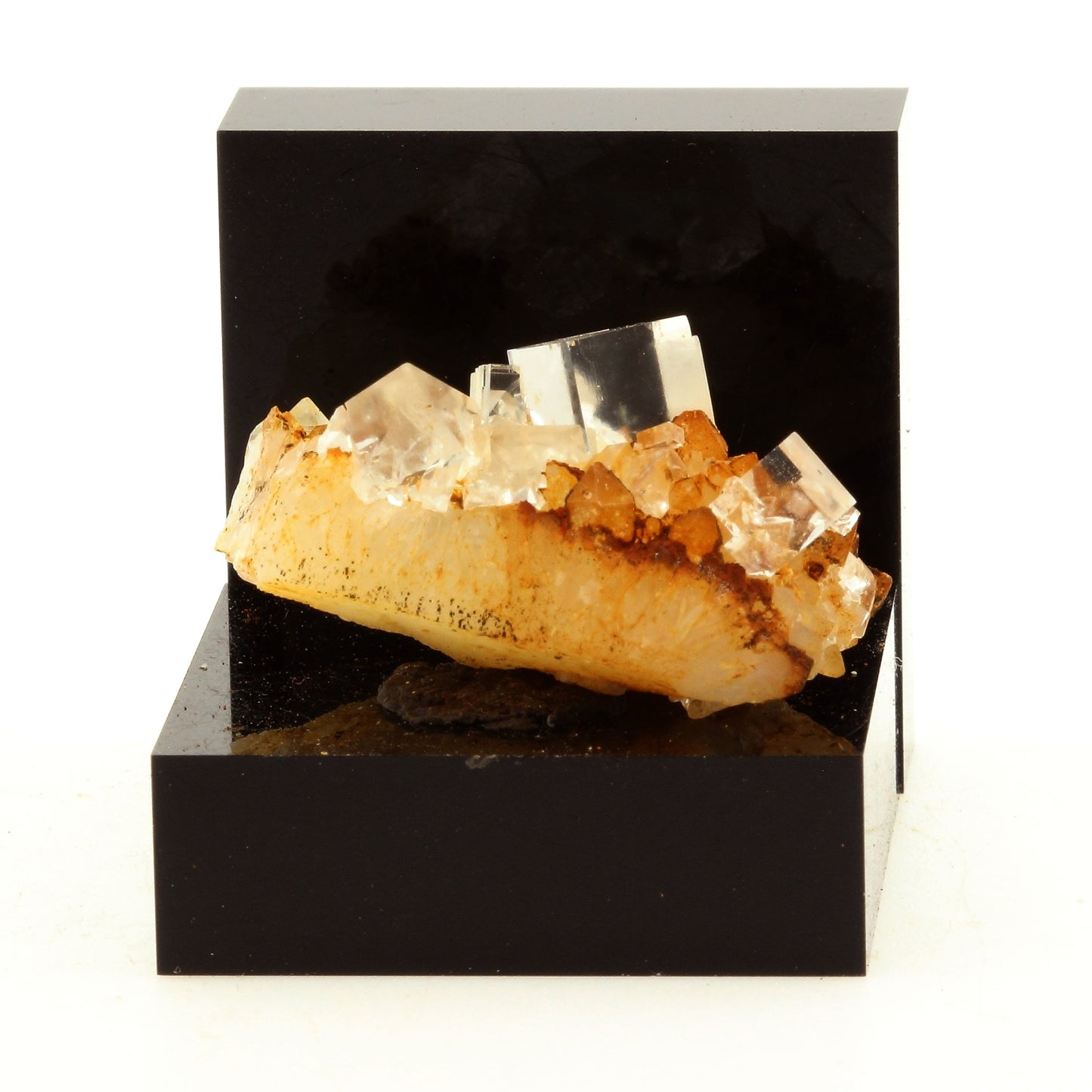 Fluorite + Quartz. 45.4 carats. Langeac, Haute-Loire, France
