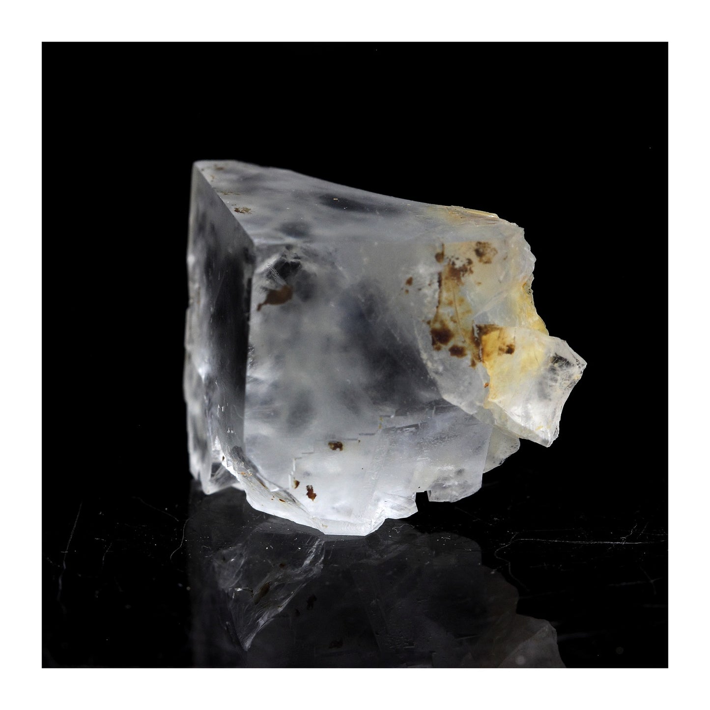 Fluorite. 65.14 carats. Pratclaux, Langeac, Haute-Loire, France
