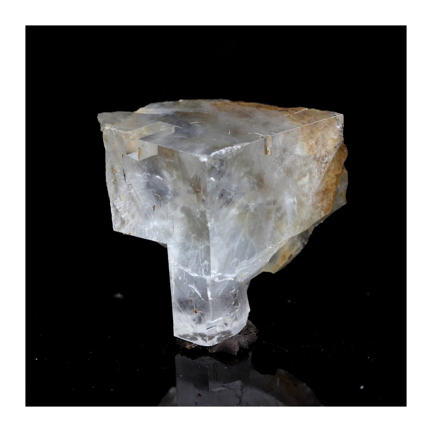 Fluorite. 64.3 carats. Pratclaux, Langeac, Haute-Loire, France