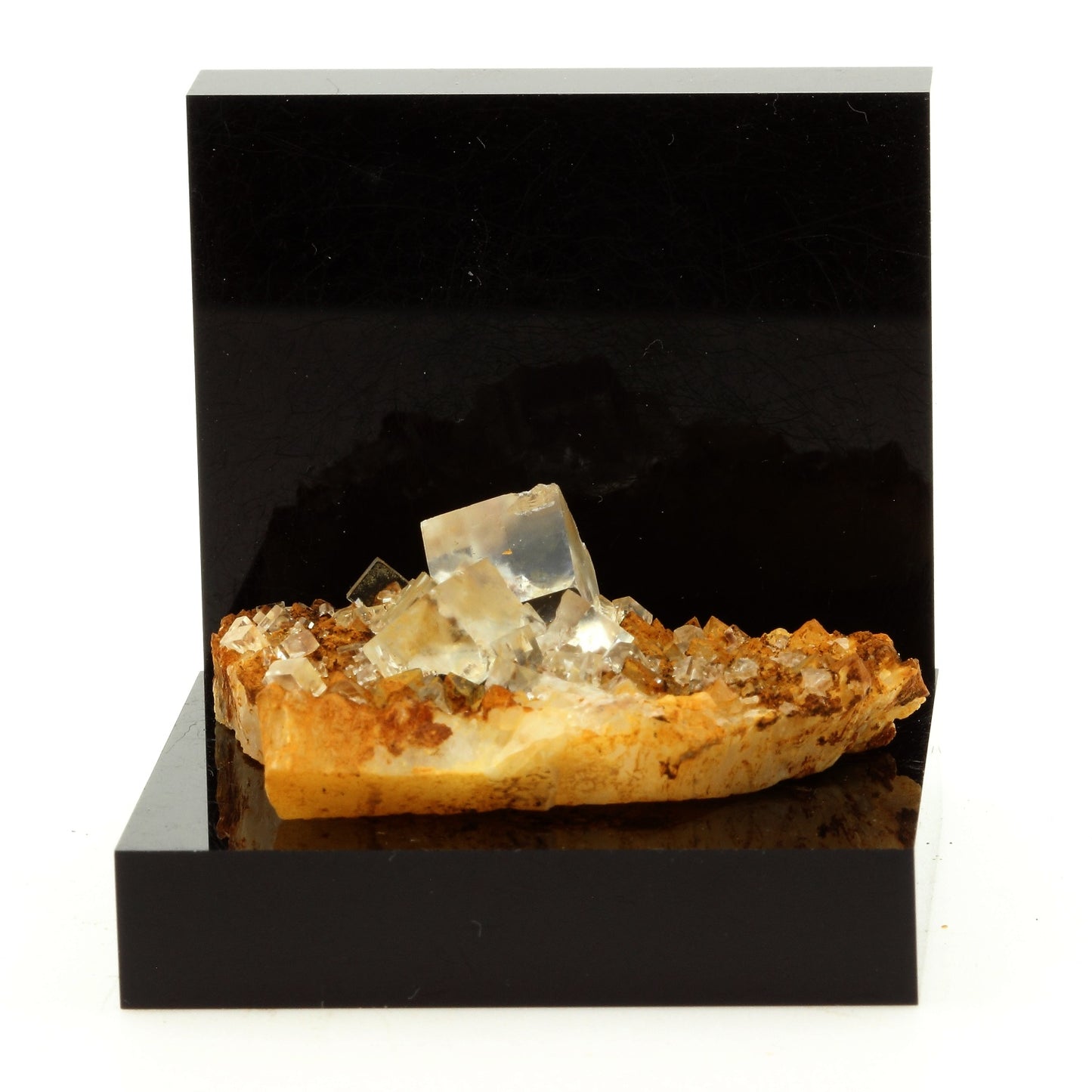 Fluorite + Quartz. 110.8 carats. Pratclaux, Langeac, Haute-Loire, France
