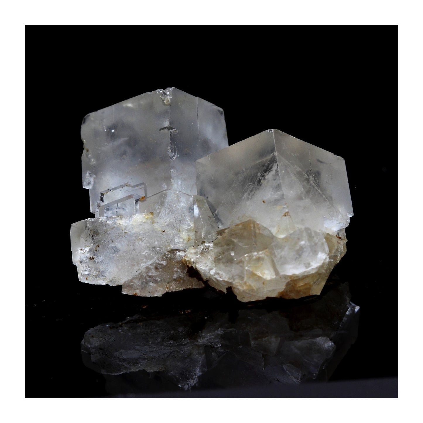 Fluorite. 70.1 carats. Langeac, Haute-Loire, France