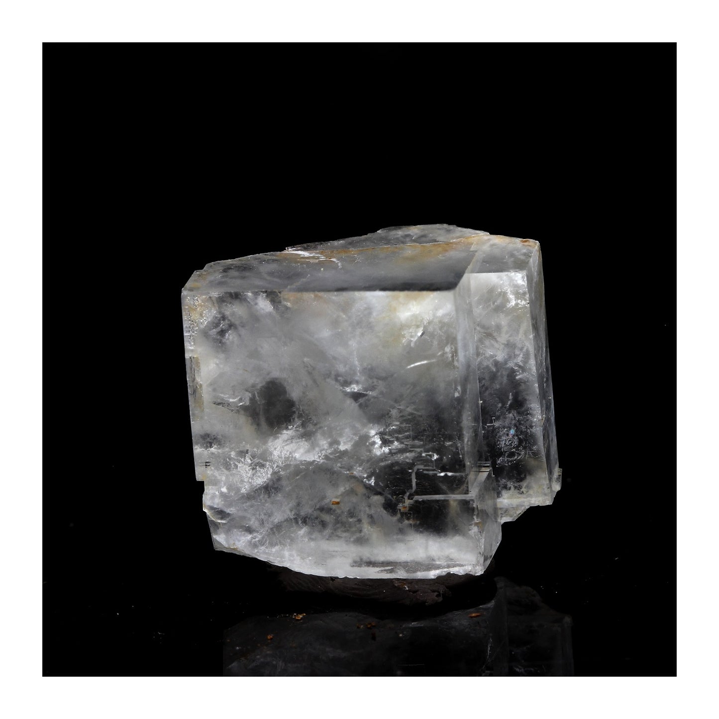 Fluorite. 63.6 carats. Langeac, Haute-Loire, France