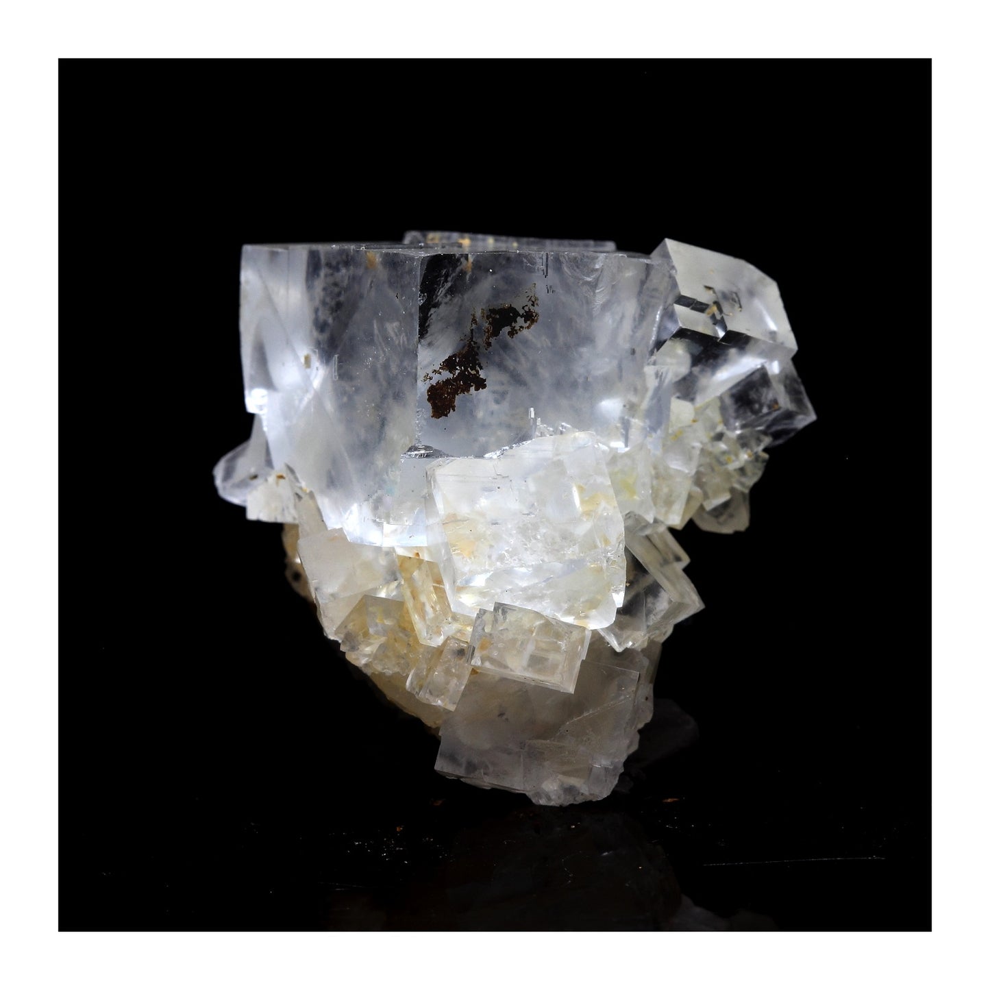 Fluorite. 91.2 carats. Langeac, Haute-Loire, France