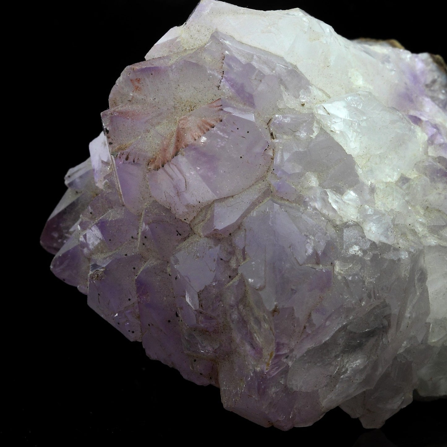 Améthyste. 1061.0 carats. Les Isserts, Saint-Jacques-d'Ambur, Puy-de-Dôme, France
