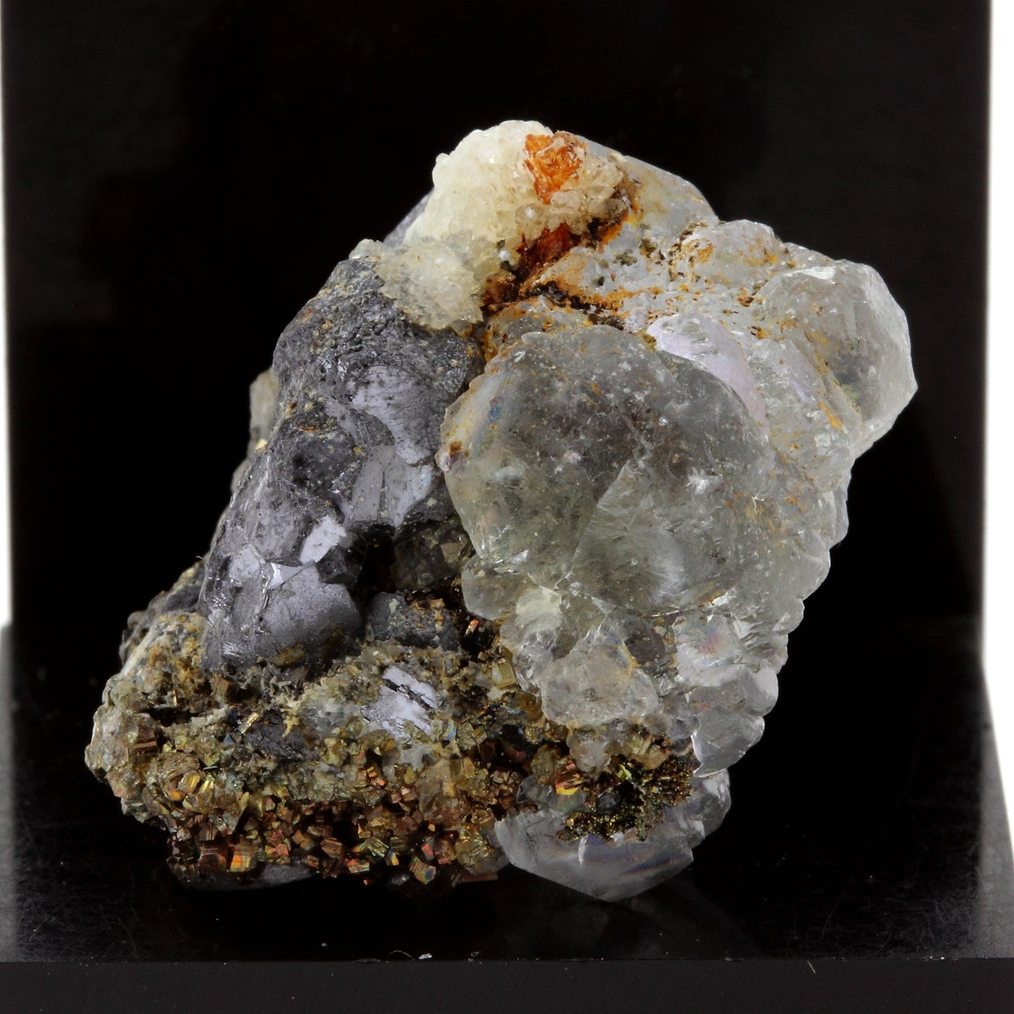 Fluorite, Calcite, Galène, Pyrite. 77.7 carats. Naica, Chihuahua, Mexique