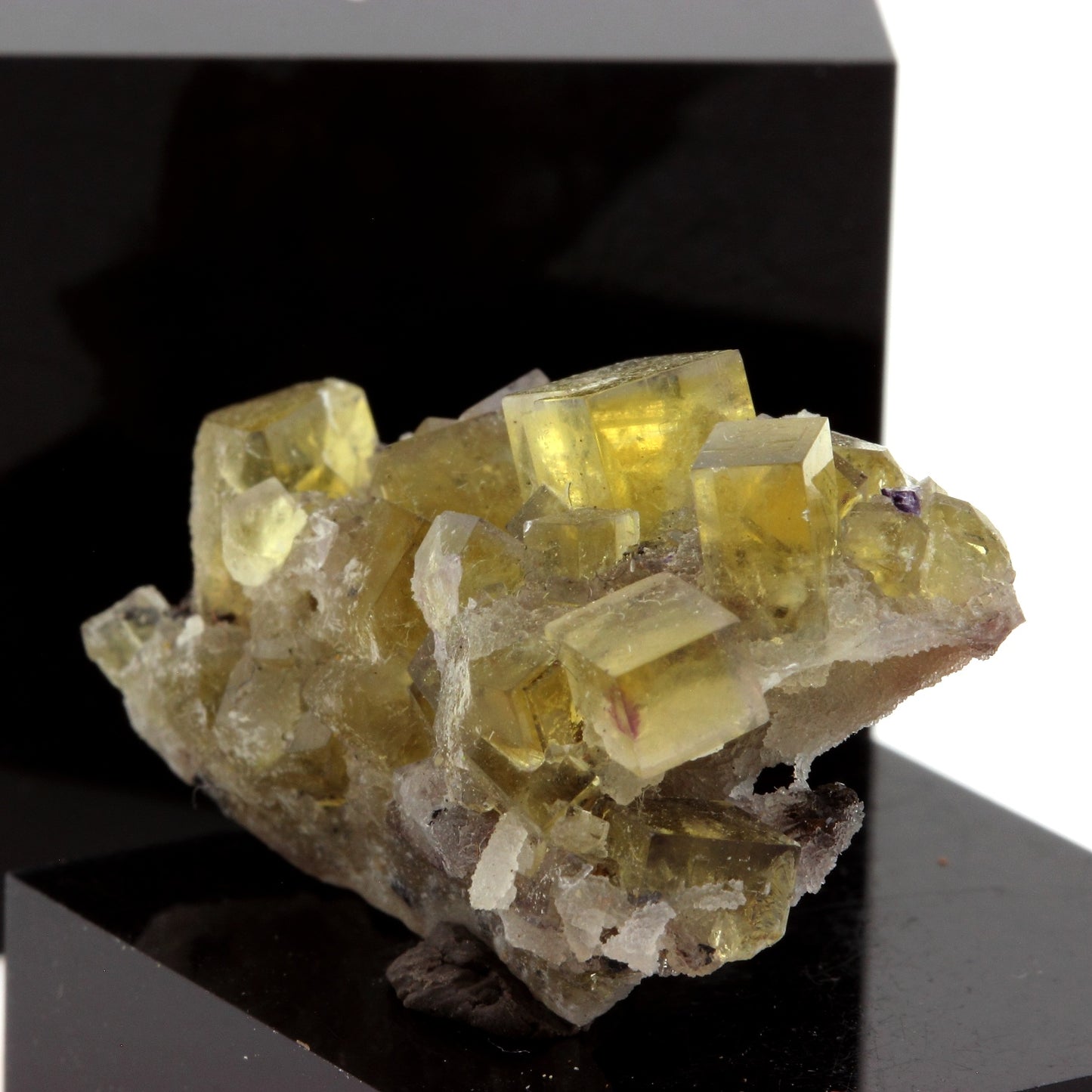 Fluorite. 42.6 carats. Vensat, Aigueperse, Puy-de-Dôme, France