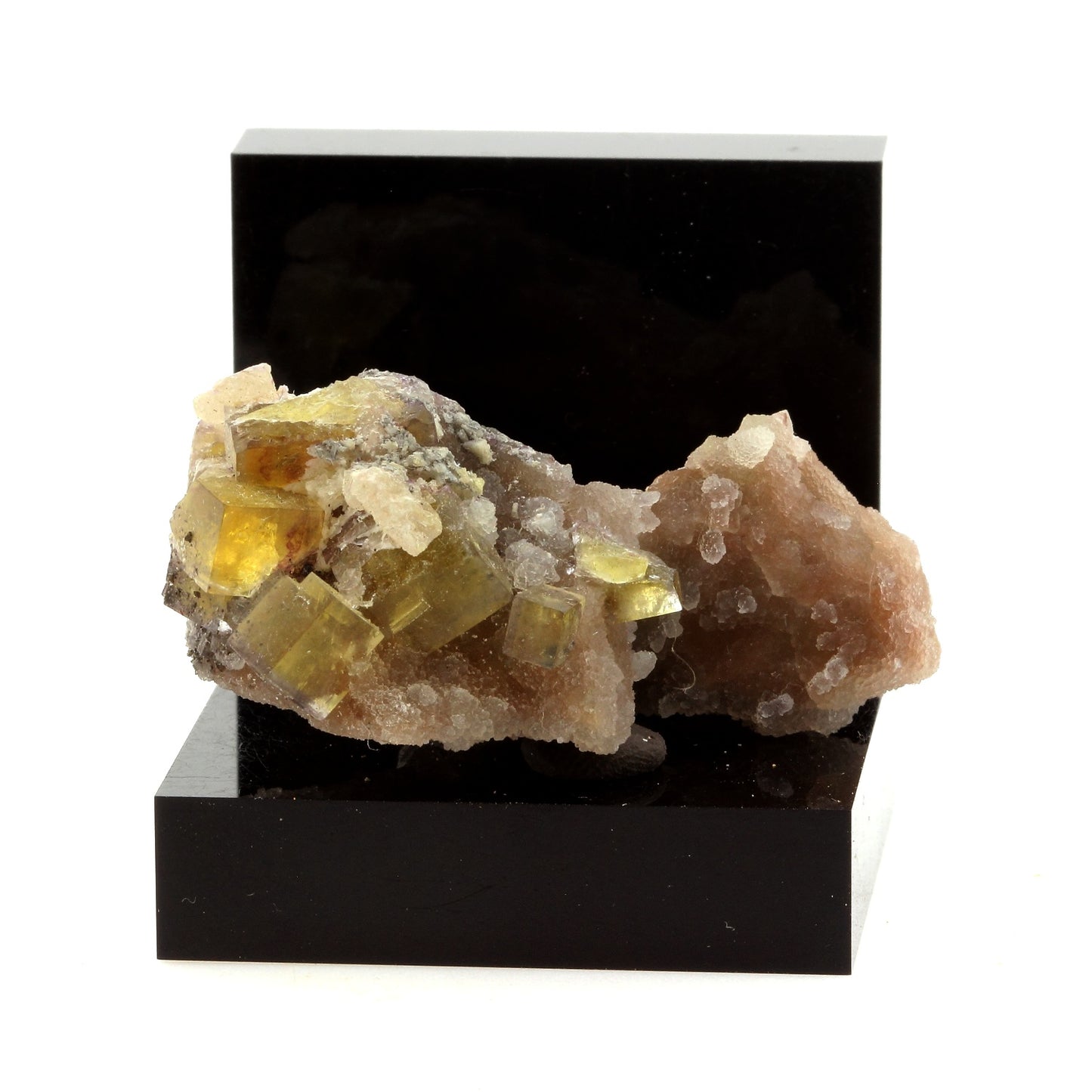 Fluorite. 137.6 carats. Vensat, Aigueperse, Puy-de-Dôme, France