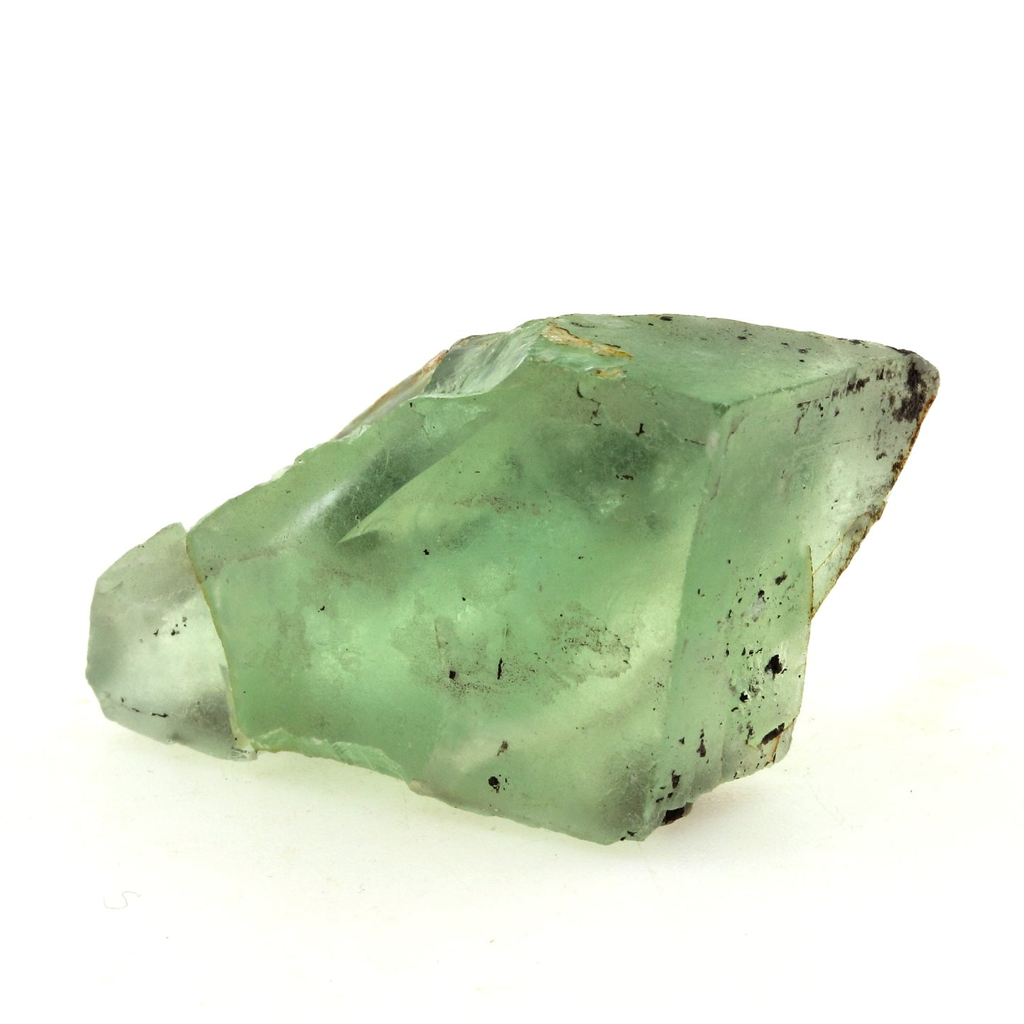 Fluorite verte. 106.5 carats. Massif des Aravis, Haute-Savoie, France