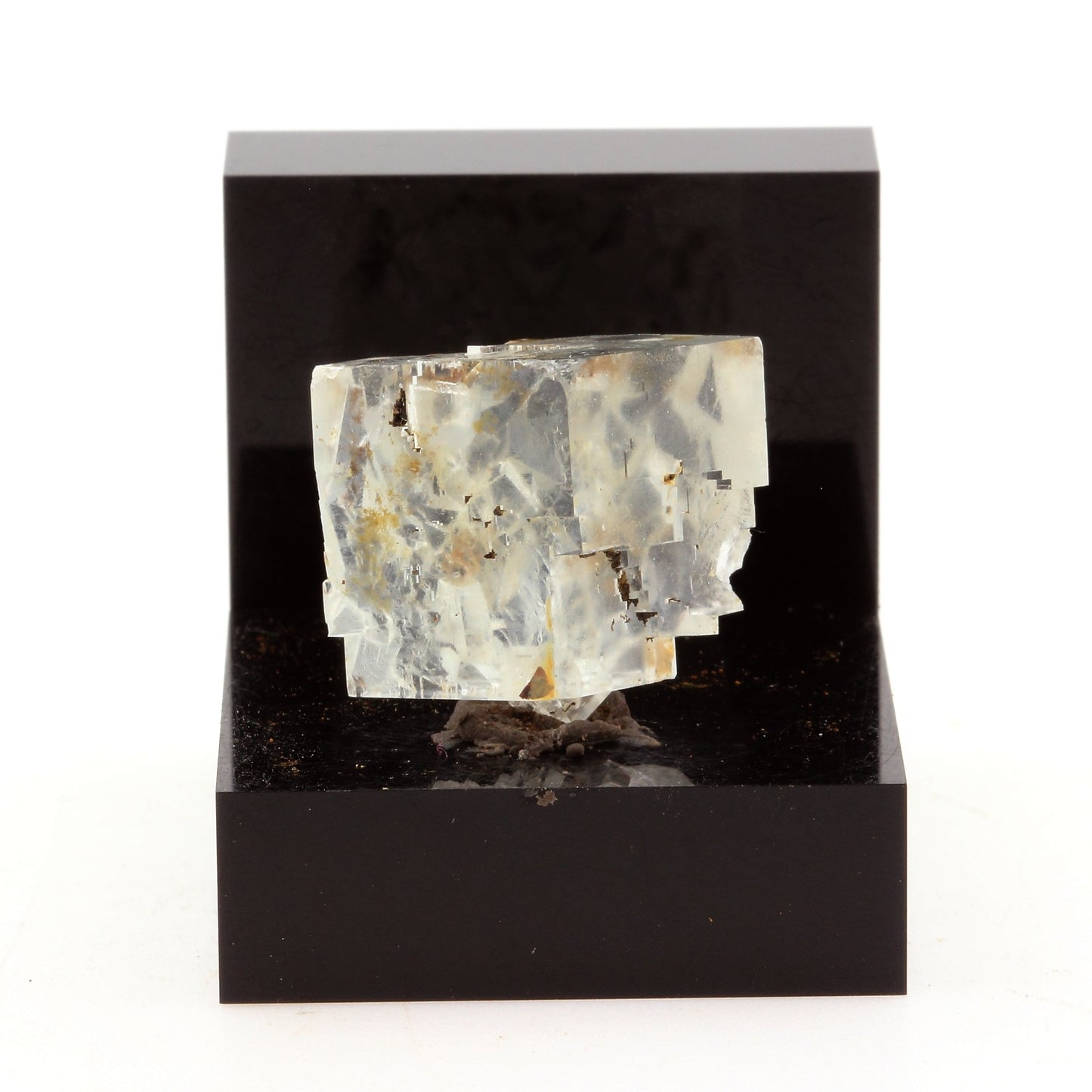 Fluorite. 35.4 carats. Langeac, Haute-Loire, France