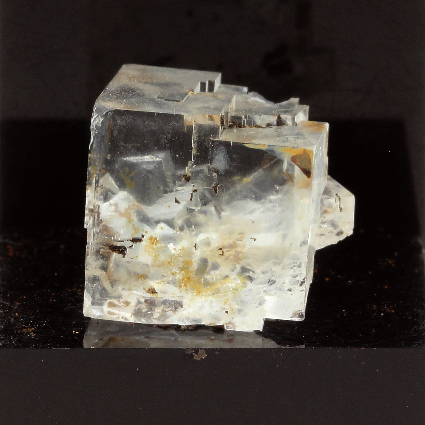 Fluorite. 35.4 carats. Langeac, Haute-Loire, France