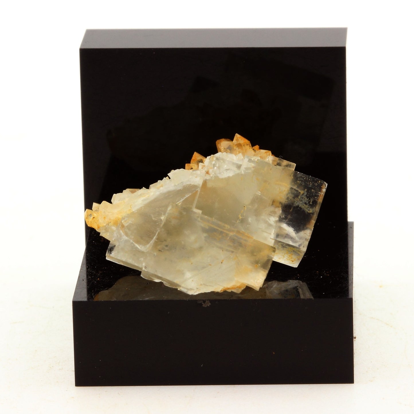 Fluorite + Quartz. 46.5 carats. Langeac, Haute-Loire, France