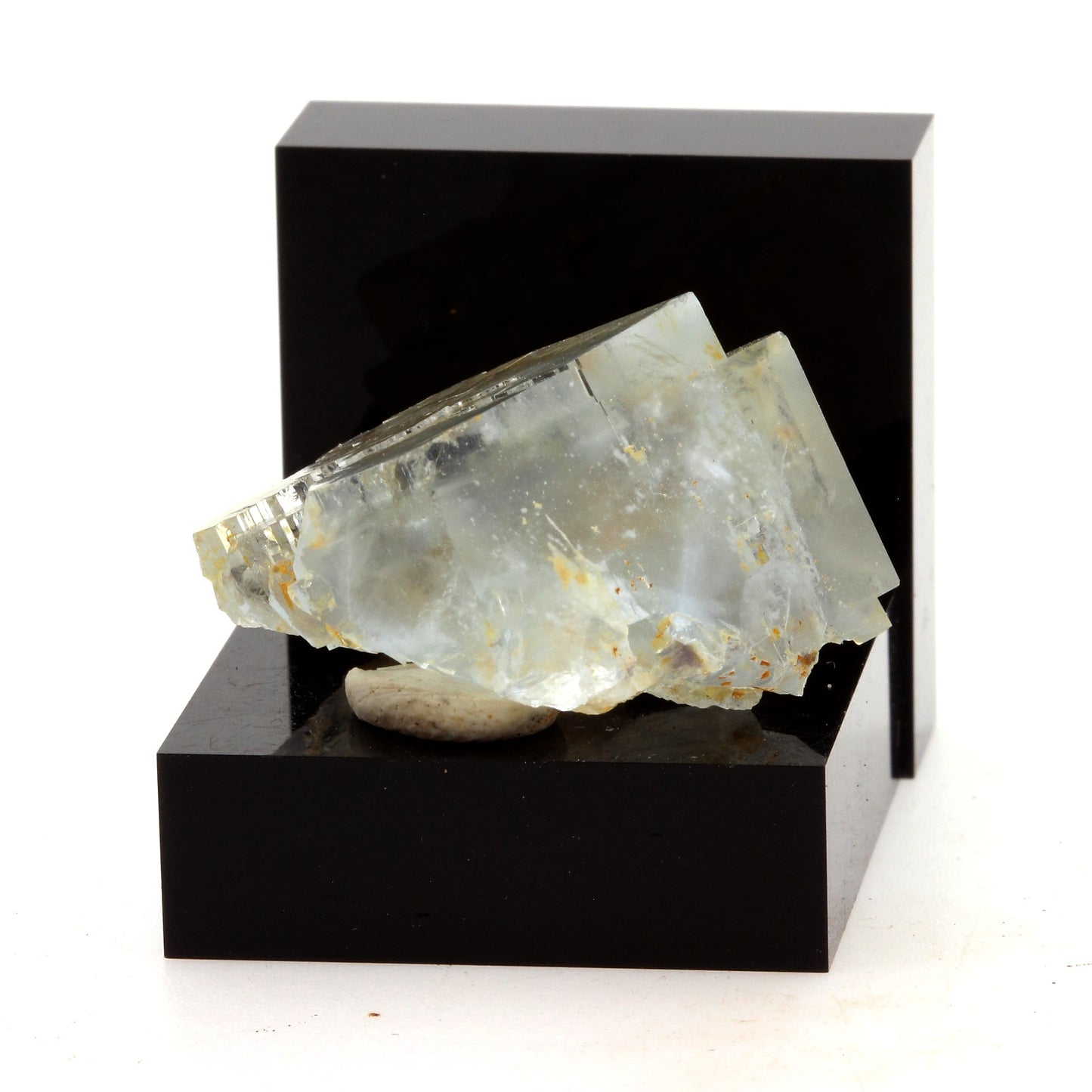Fluorite. 83.0 carats. Langeac, Haute-Loire, France
