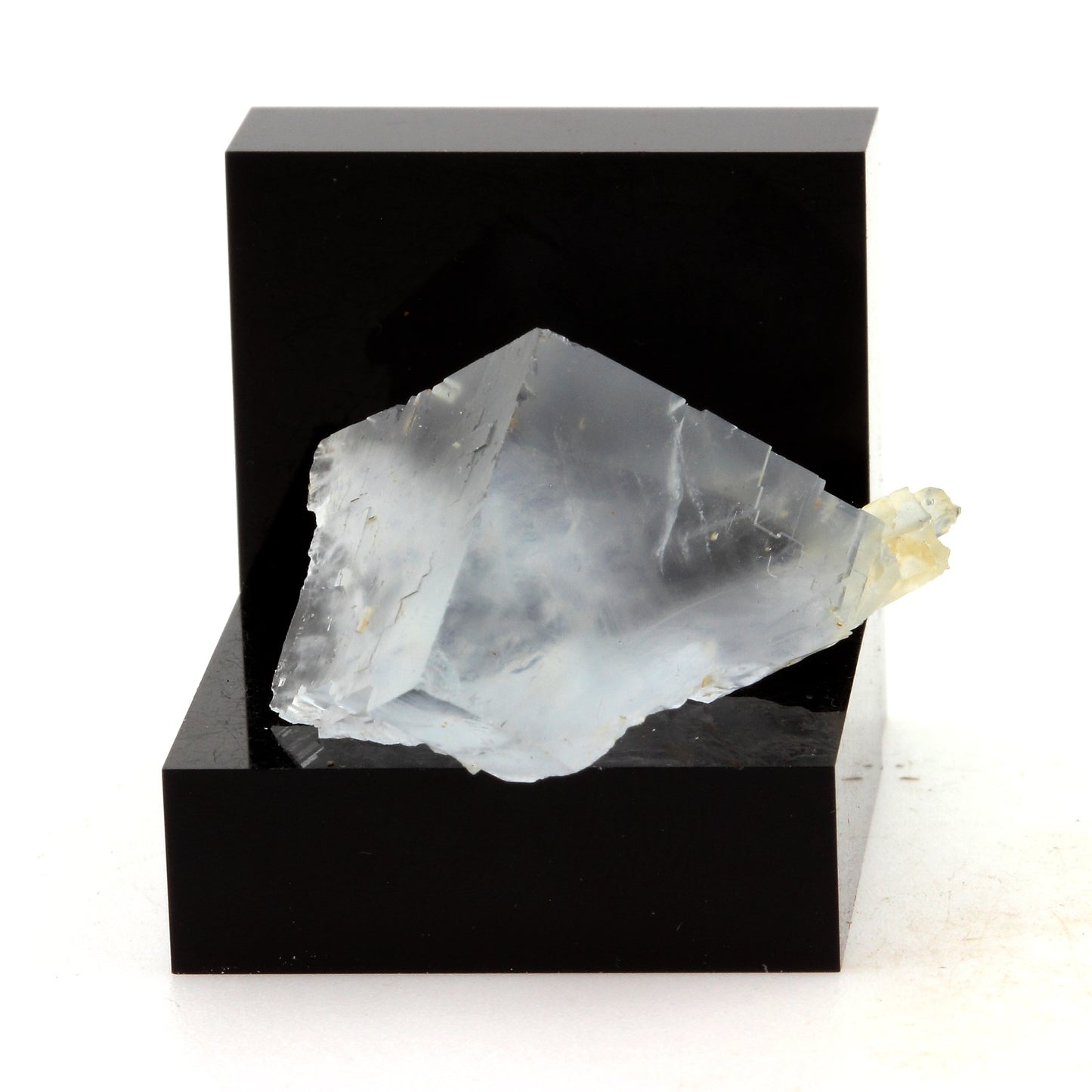 Fluorite. 57.4 carats. Langeac, Haute-Loire, France
