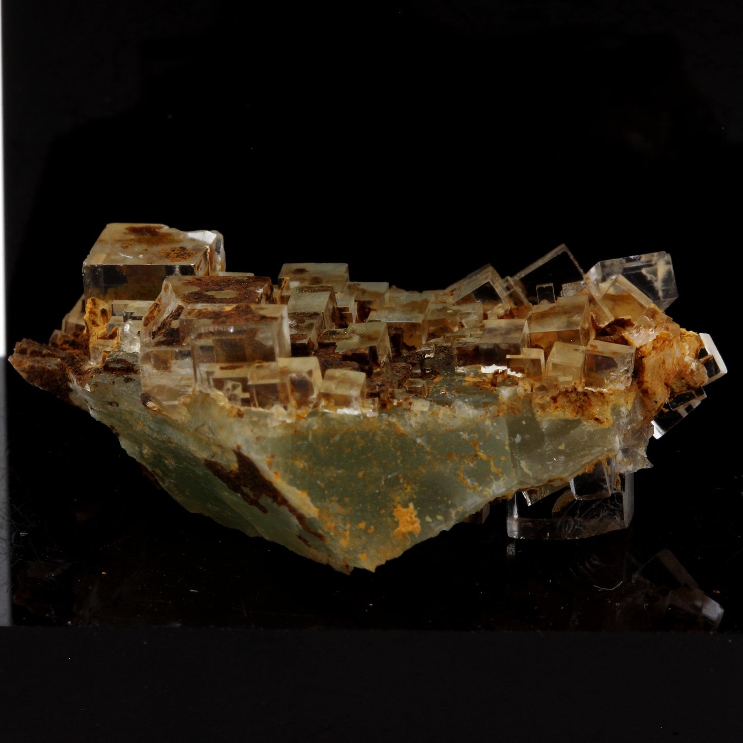 Fluorite + Quartz. 62.1 carats. Langeac, Haute-Loire, France