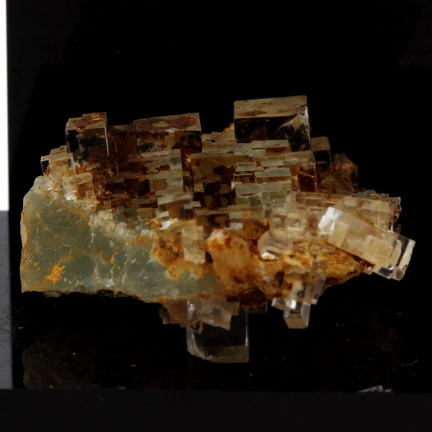 Fluorite + Quartz. 62.1 carats. Langeac, Haute-Loire, France