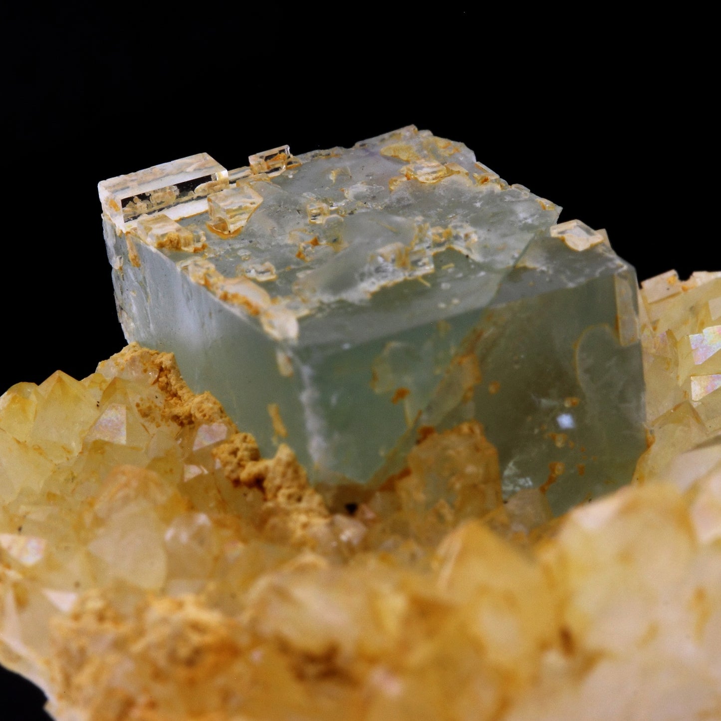 Fluorite + Quartz. 101.2 carats. Langeac, Haute-Loire, France