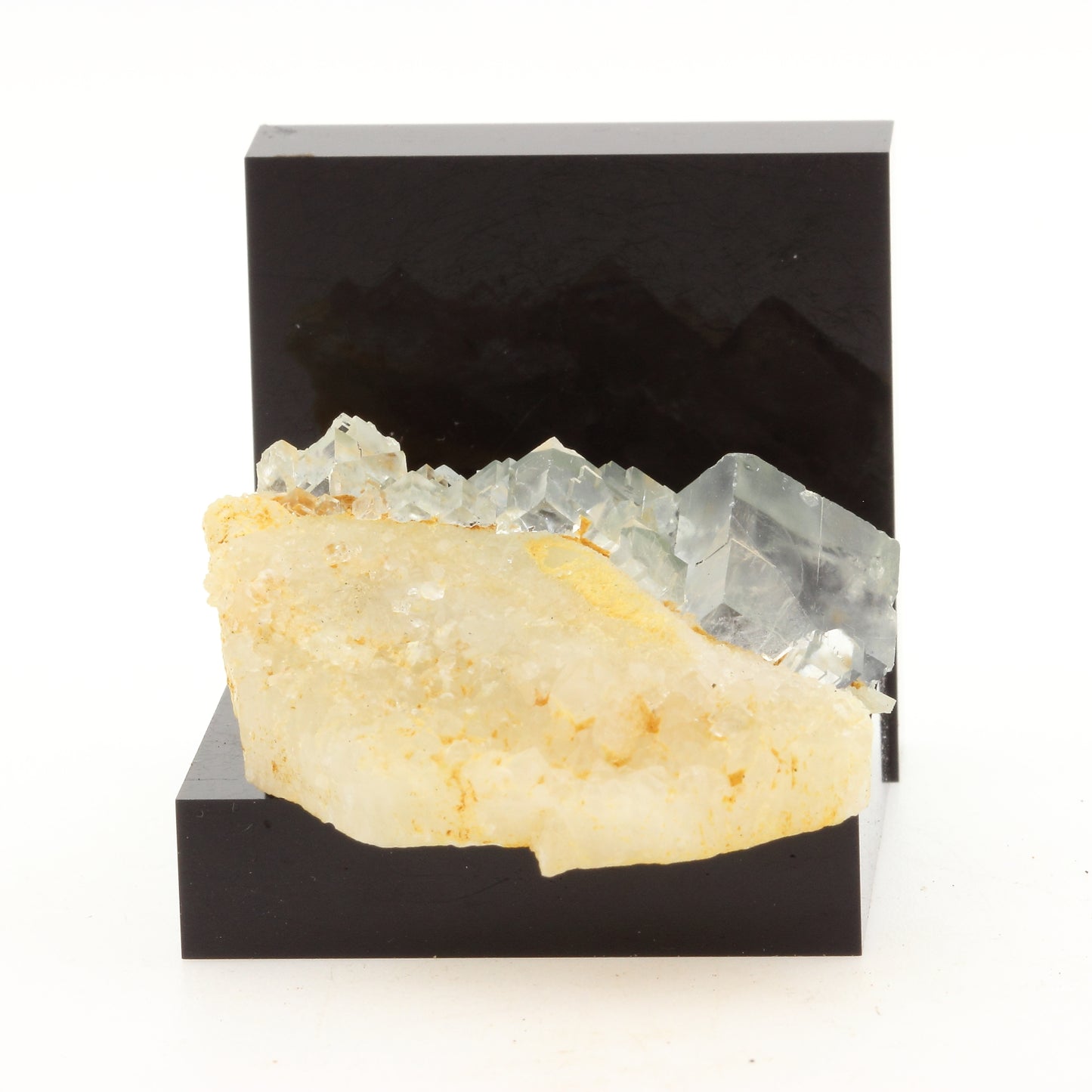Fluorite + Quartz. 124.8 carats. Langeac, Haute-Loire, France