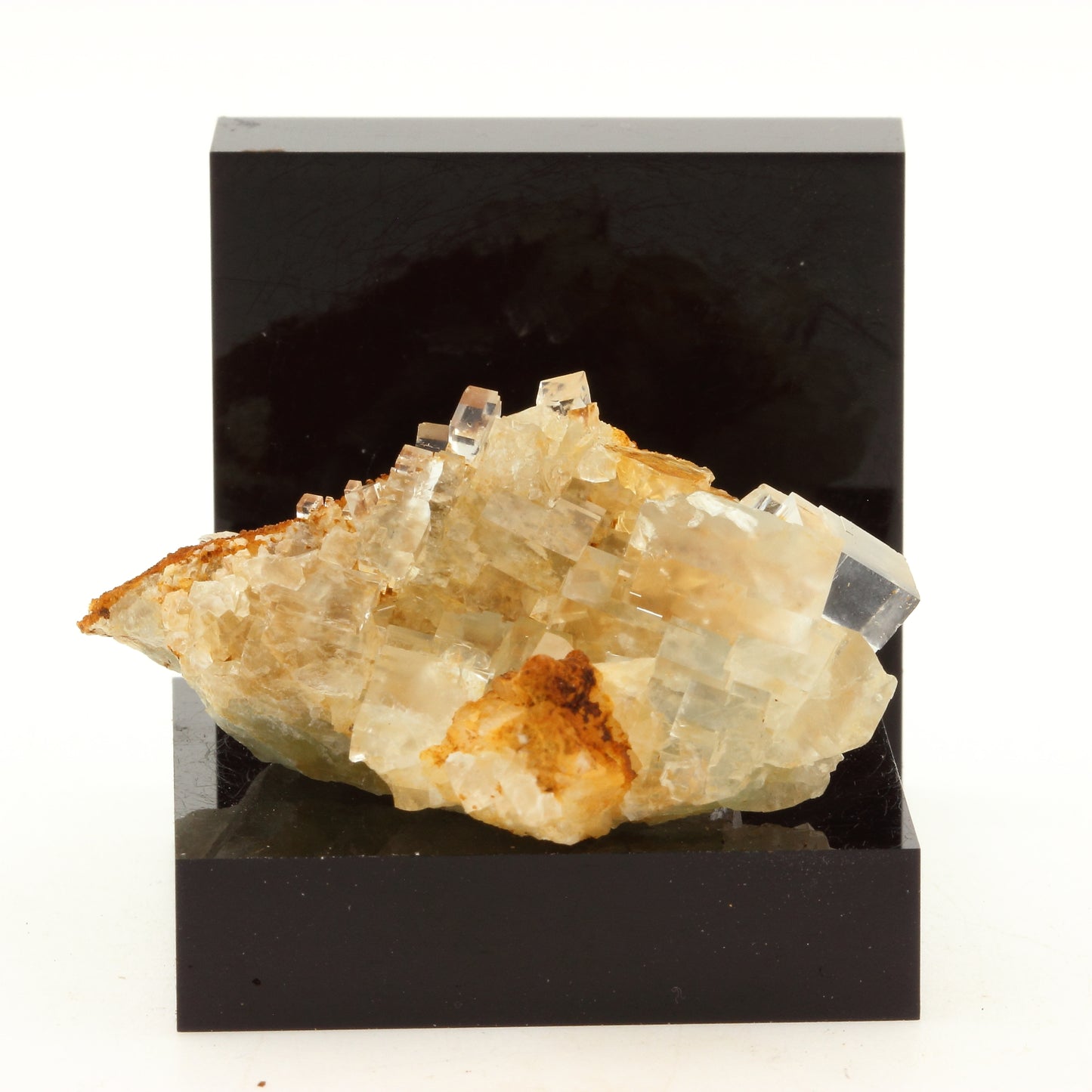 Fluorite + Quartz. 156.4 carats. Langeac, Haute-Loire, France