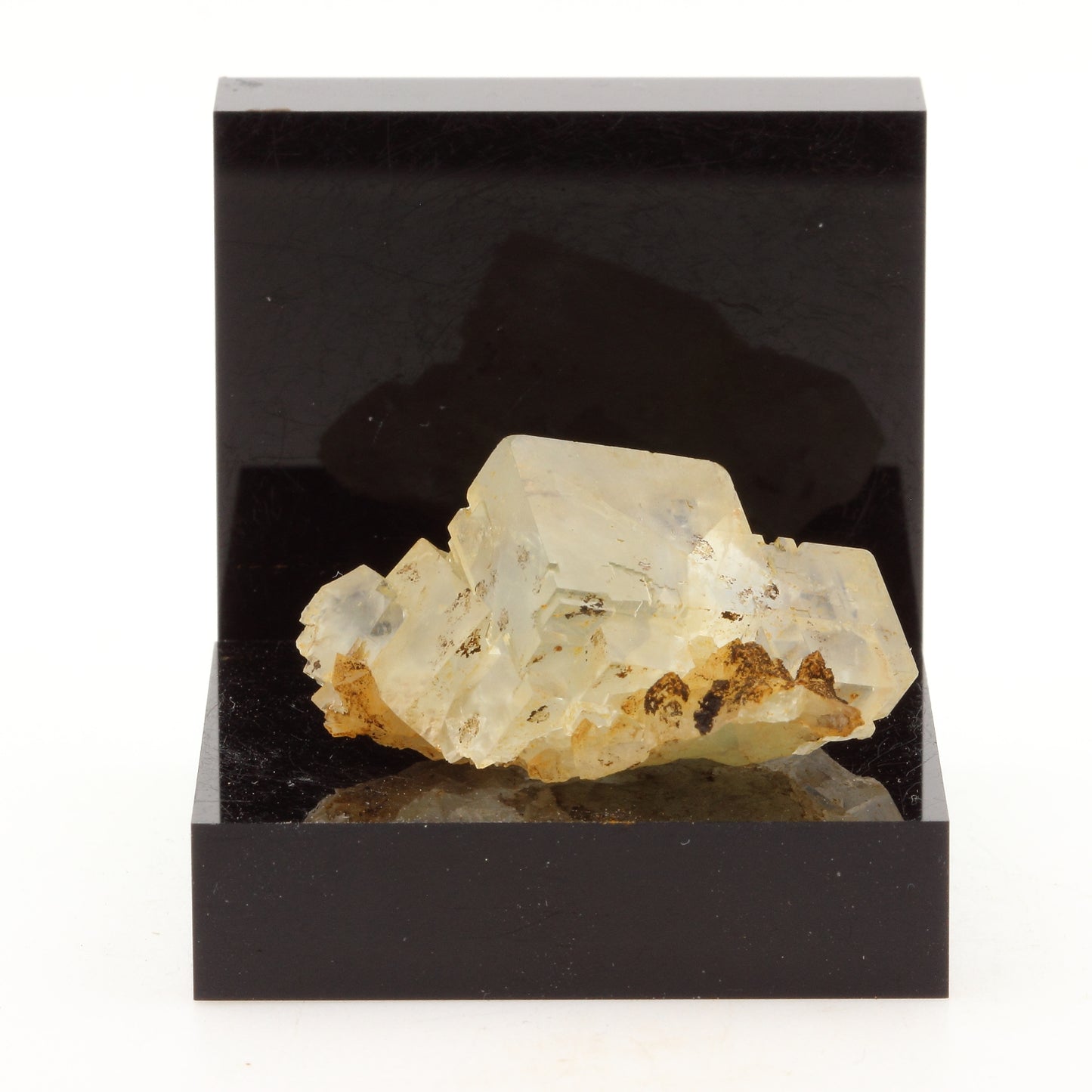 Fluorite + Quartz. 63.8 carats. Langeac, Haute-Loire, France