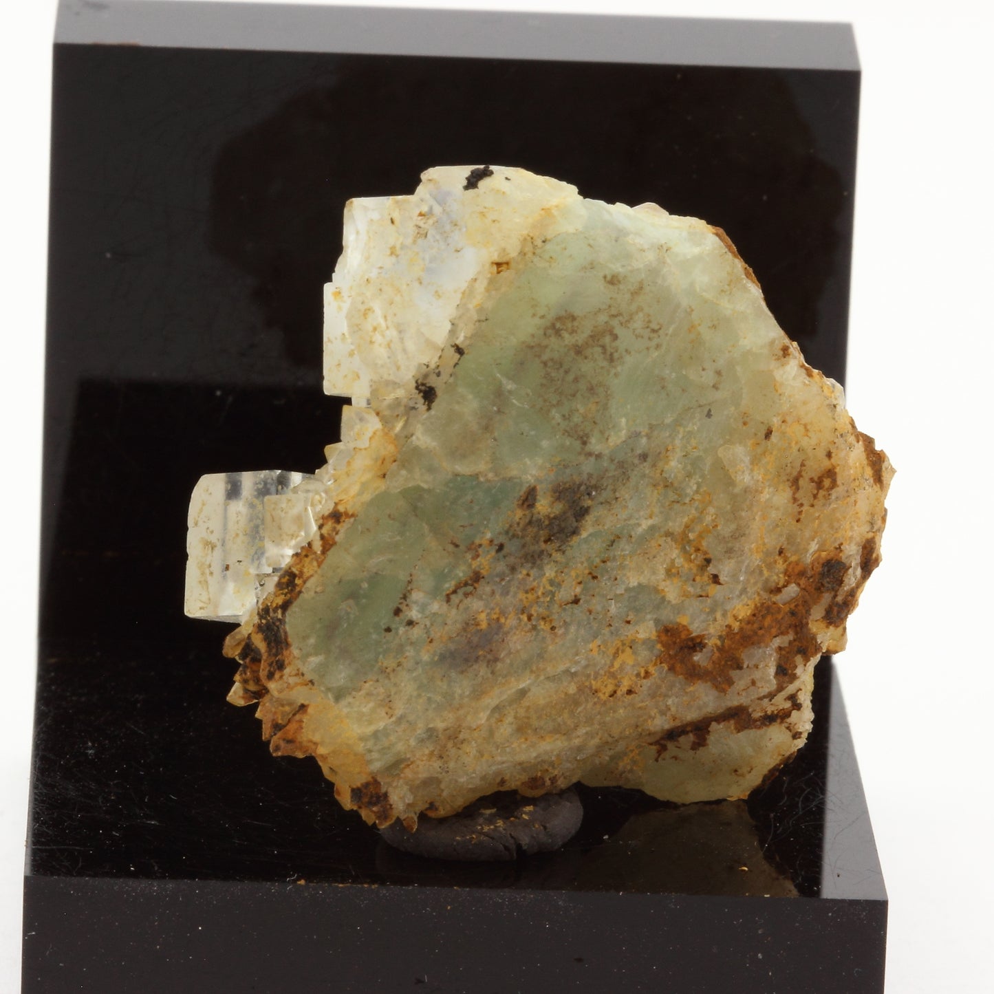 Fluorite + Quartz. 79.4 carats. Langeac, Haute-Loire, France