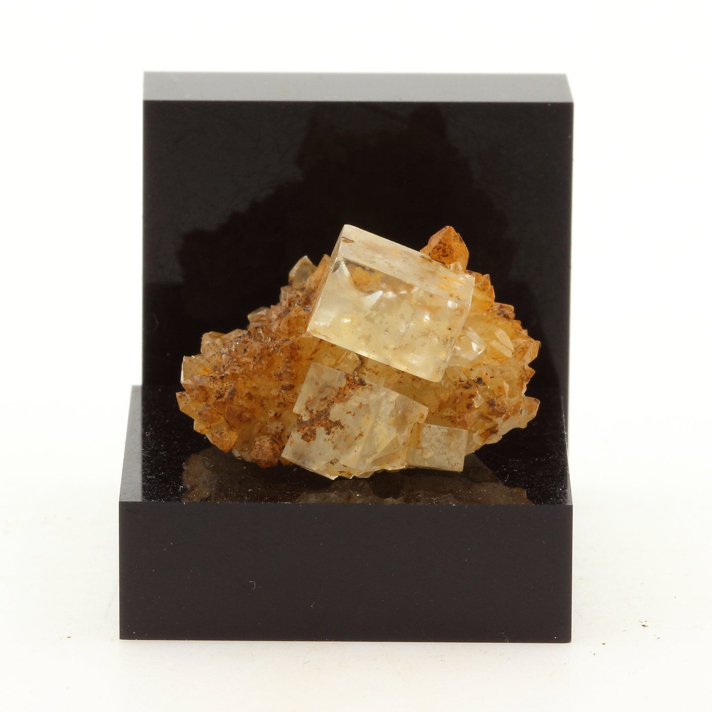Fluorite + Quartz. 43.4 carats. Langeac, Haute-Loire, France