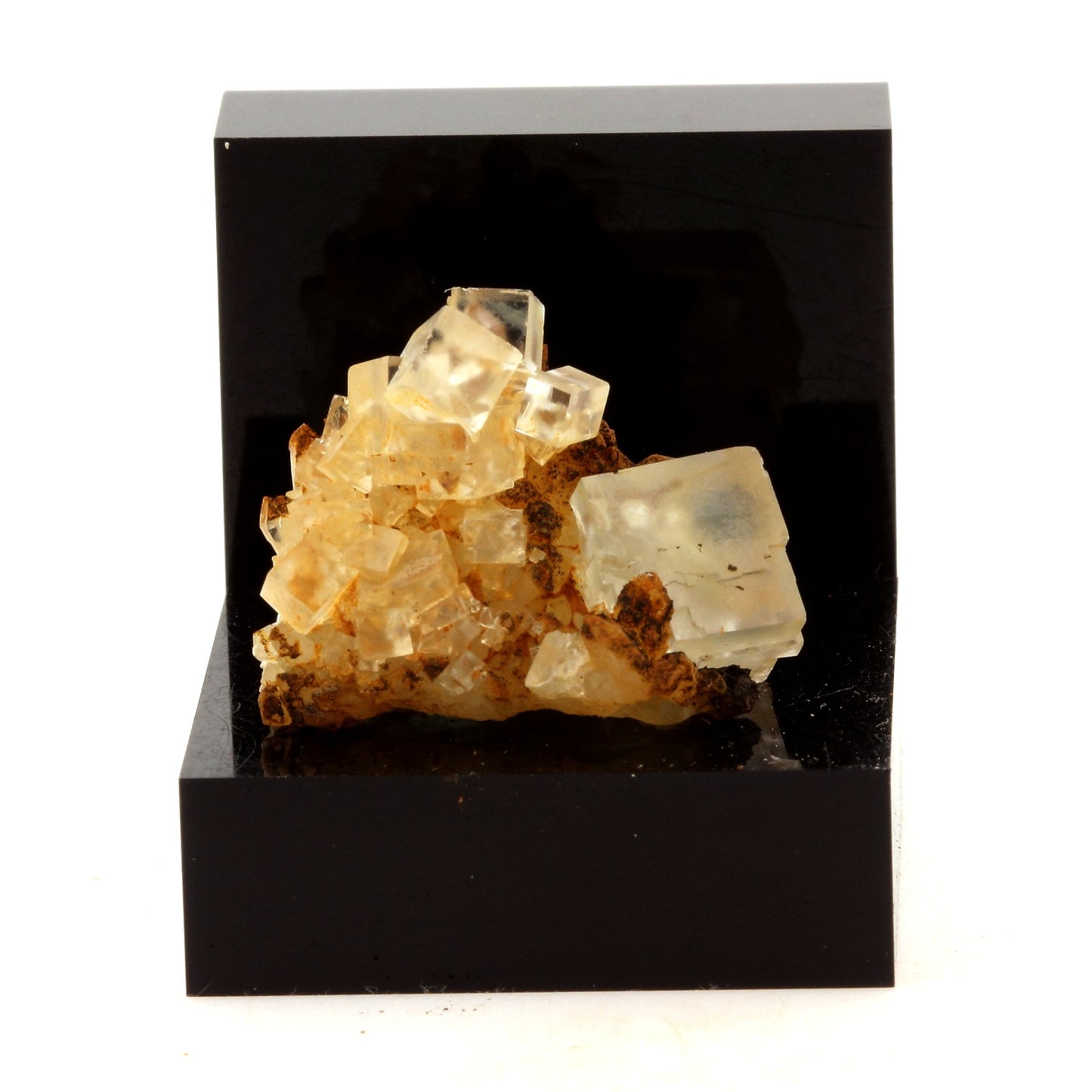 Fluorite + Quartz. 40.6 carats. Langeac, Haute-Loire, France