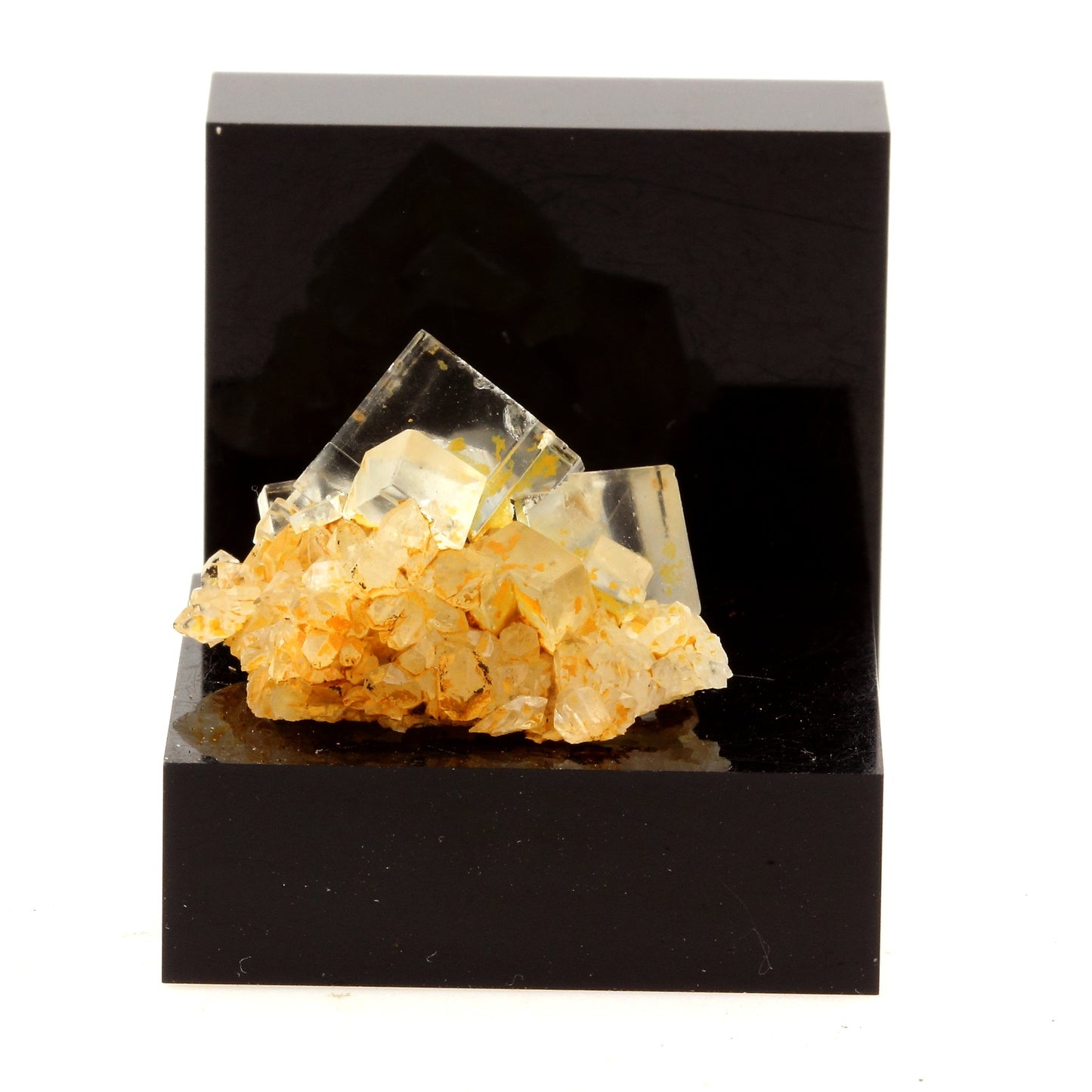 Fluorite + Quartz. 29.0 carats. Langeac, Haute-Loire, France