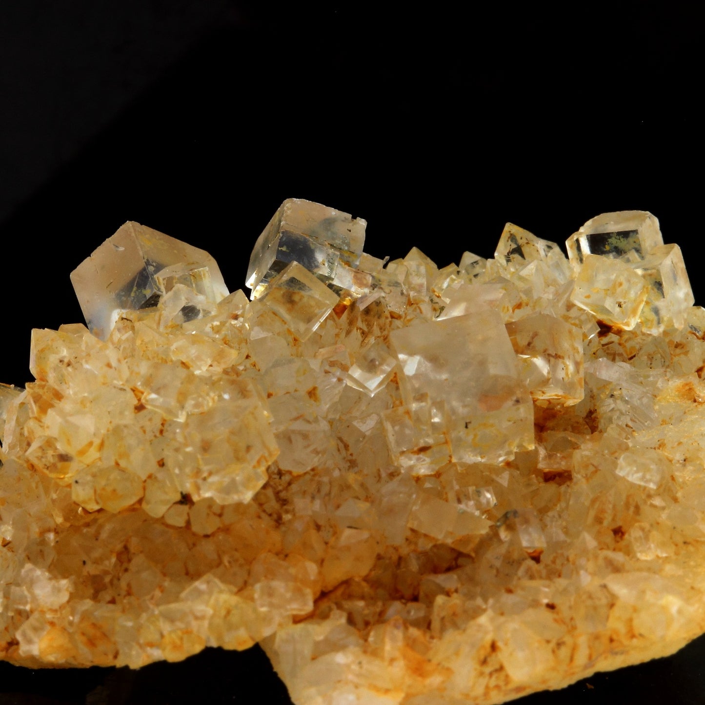 Fluorite + Quartz. 89.1 carats. Langeac, Haute-Loire, France